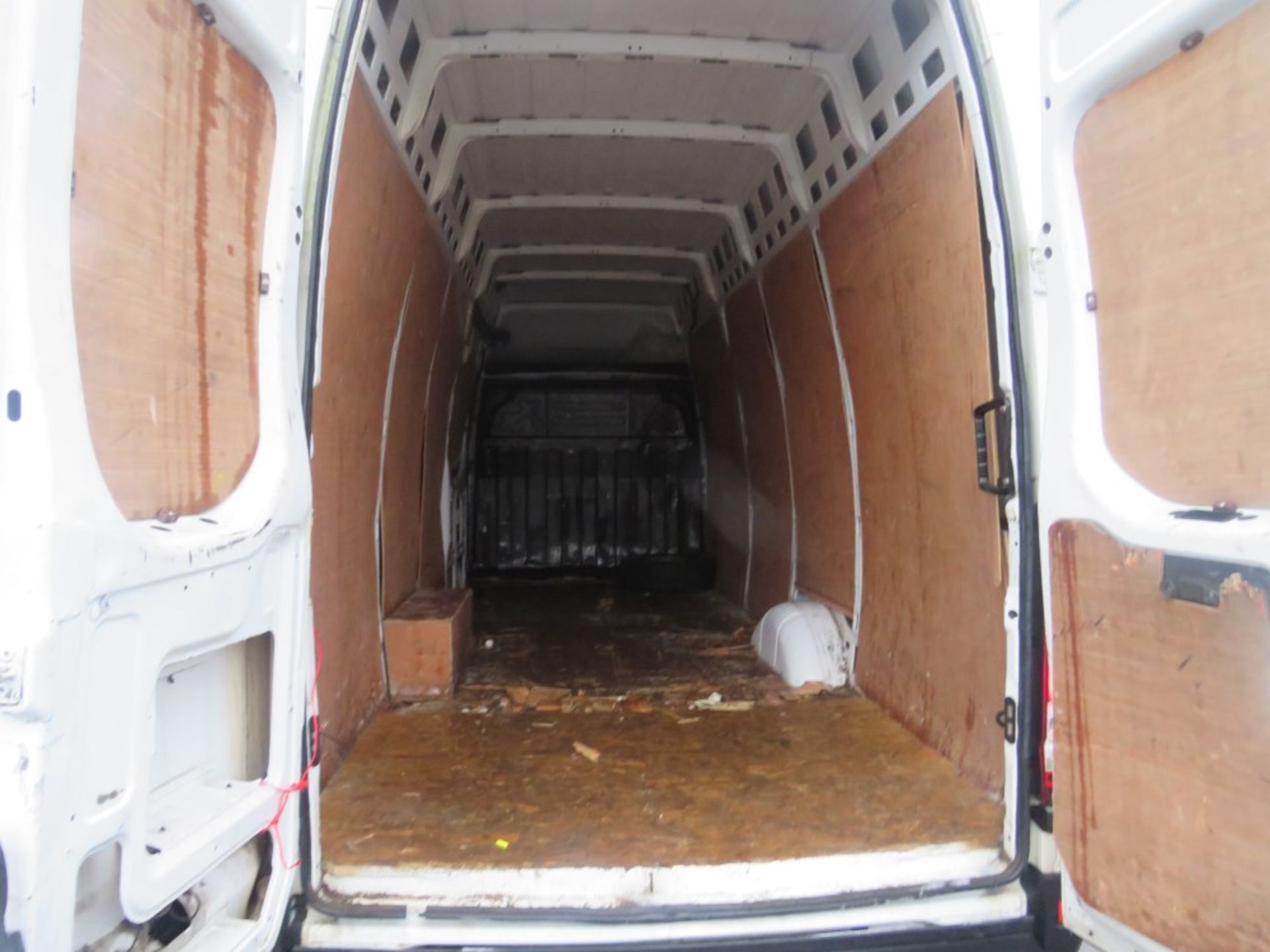 15 reg IVECO DAILY 35S13 XLWB, 1ST REG 06/15, 116808M, V5 HERE, 1 OWNER FROM NEW [+ VAT] - Image 5 of 6