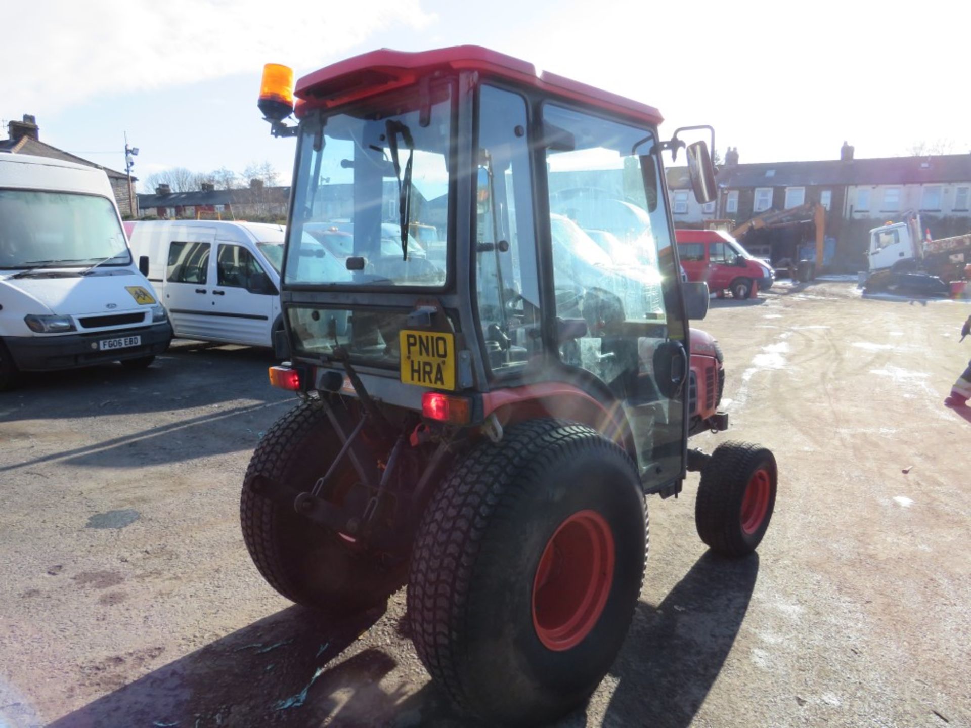 10 reg KUBOTA B3030 MINI TRACTOR (DIRECT COUNCIL) 1ST REG 05/10, 552 HOURS, V5 HERE, 1 OWNER FROM - Image 4 of 7