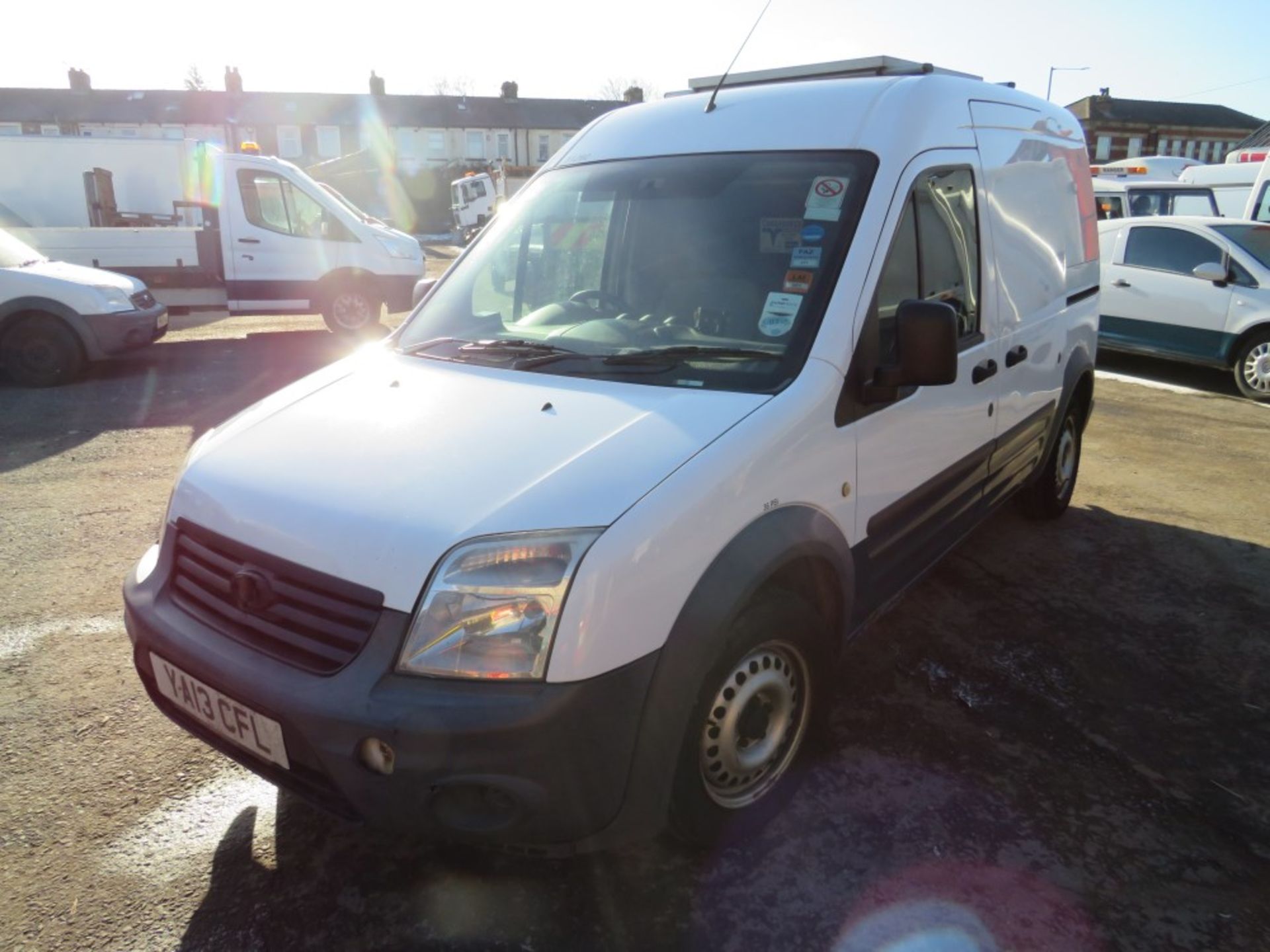 13 reg FORD TRANSIT CONNECT 90 T230 (DIRECT UNITED UTILITIES WATER) (NON RUNNER) 1ST REG 08/13, TEST - Image 2 of 7