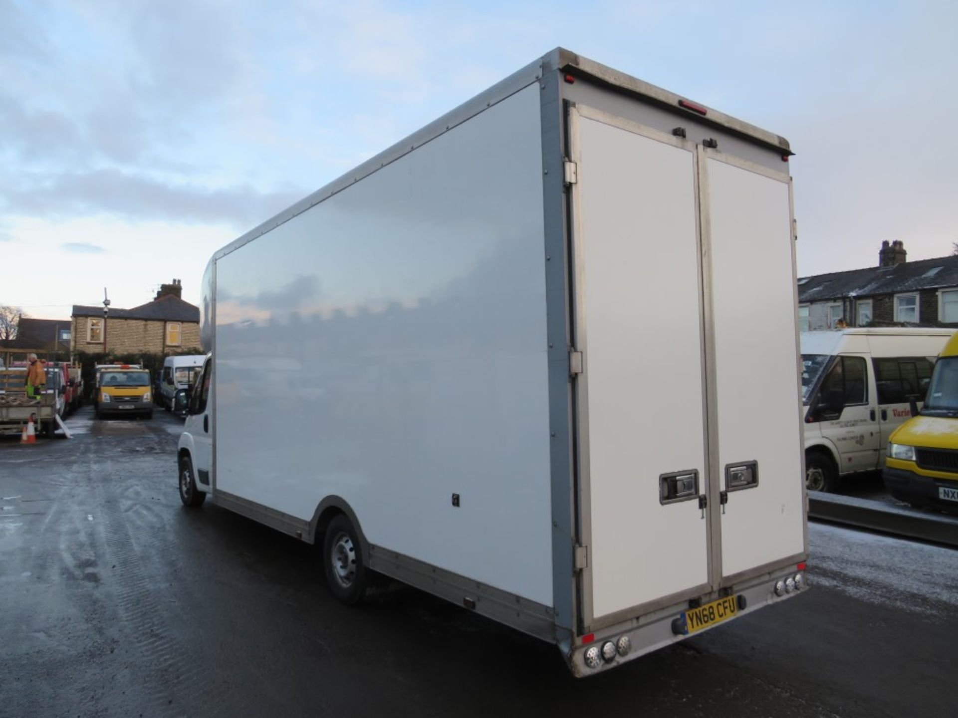 68 reg PEUGEOT BOXER 335 BLUE HDI 18FT LOW LOAD LUTON BOX VAN, 1ST REG 09/18, 161074M, V5 HERE, 1 - Image 3 of 7