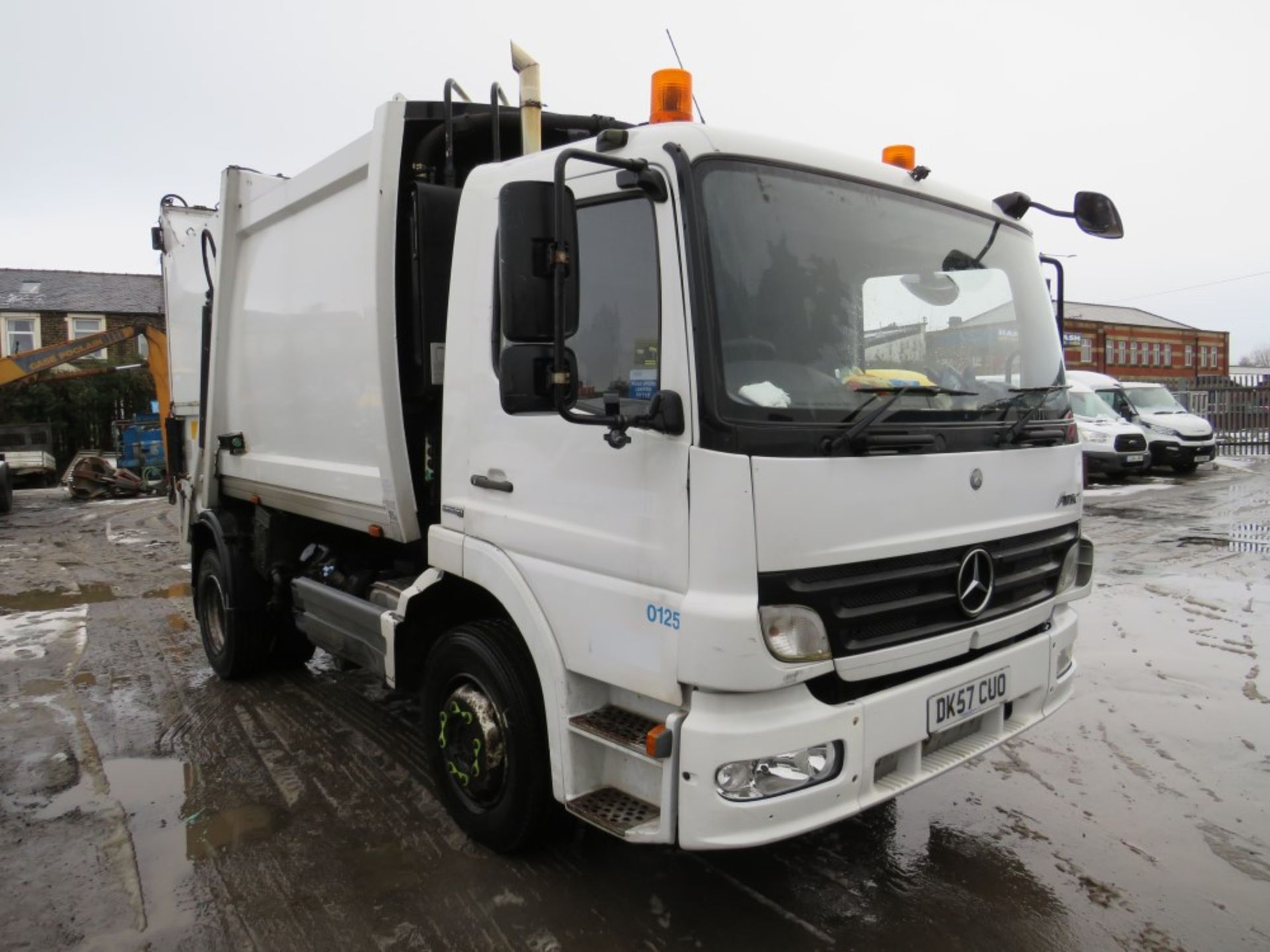 57 reg MERCEDES 1518L REFUSE WAGON (RUNS - BUT GEAR BOX ISSUES) (DIRECT COUNCIL) 1ST RE