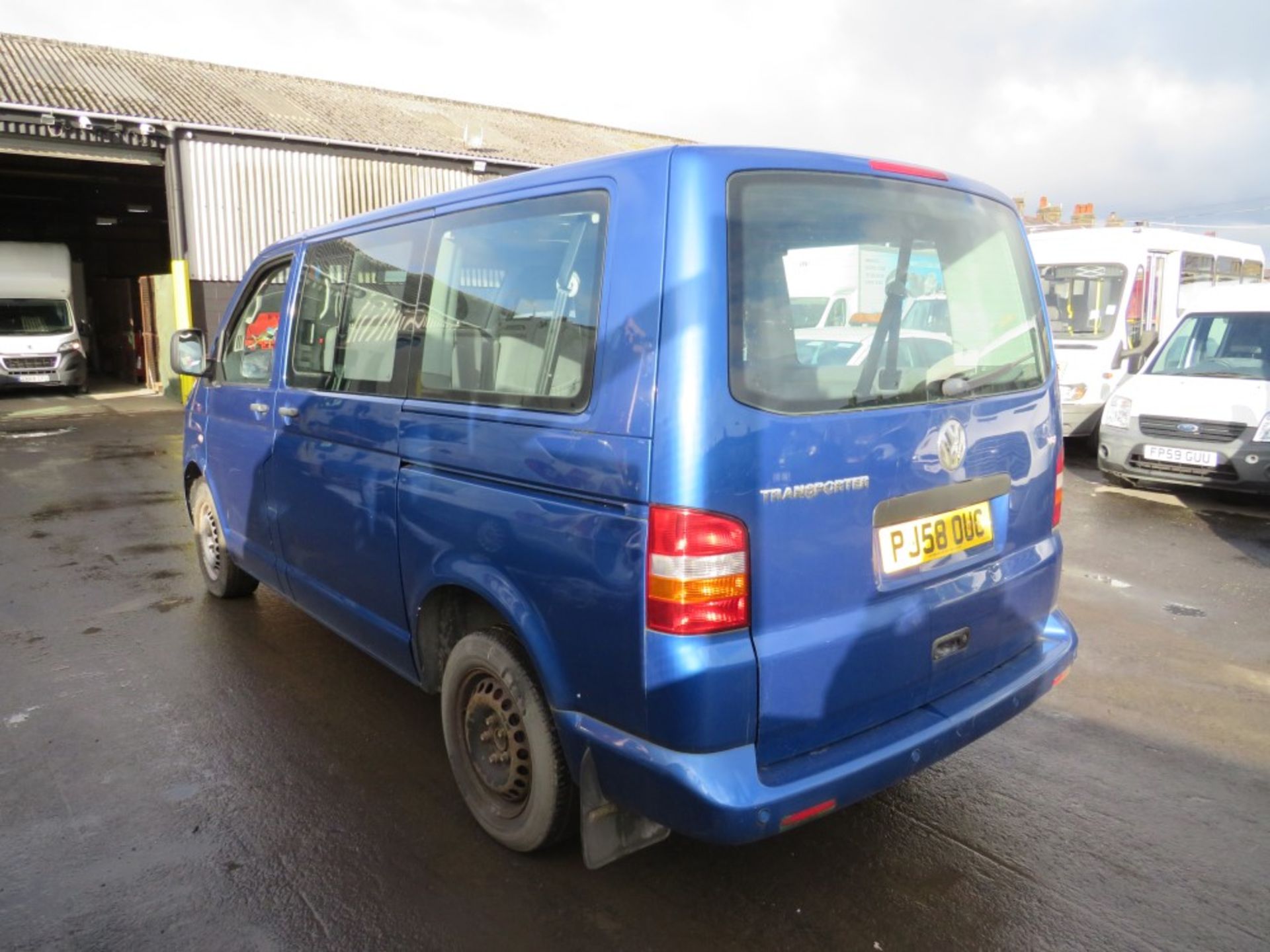 58 reg VW SHUTTLE SE 102 SWB MPV (DIRECT COUNCIL) 1ST REG 02/09, 193677M, V5 HERE, 1 OWNER FROM - Image 3 of 7