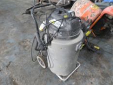 H/D 2/MOTOR VAC CLEANER (DIRECT HIRE CO) [+ VAT]
