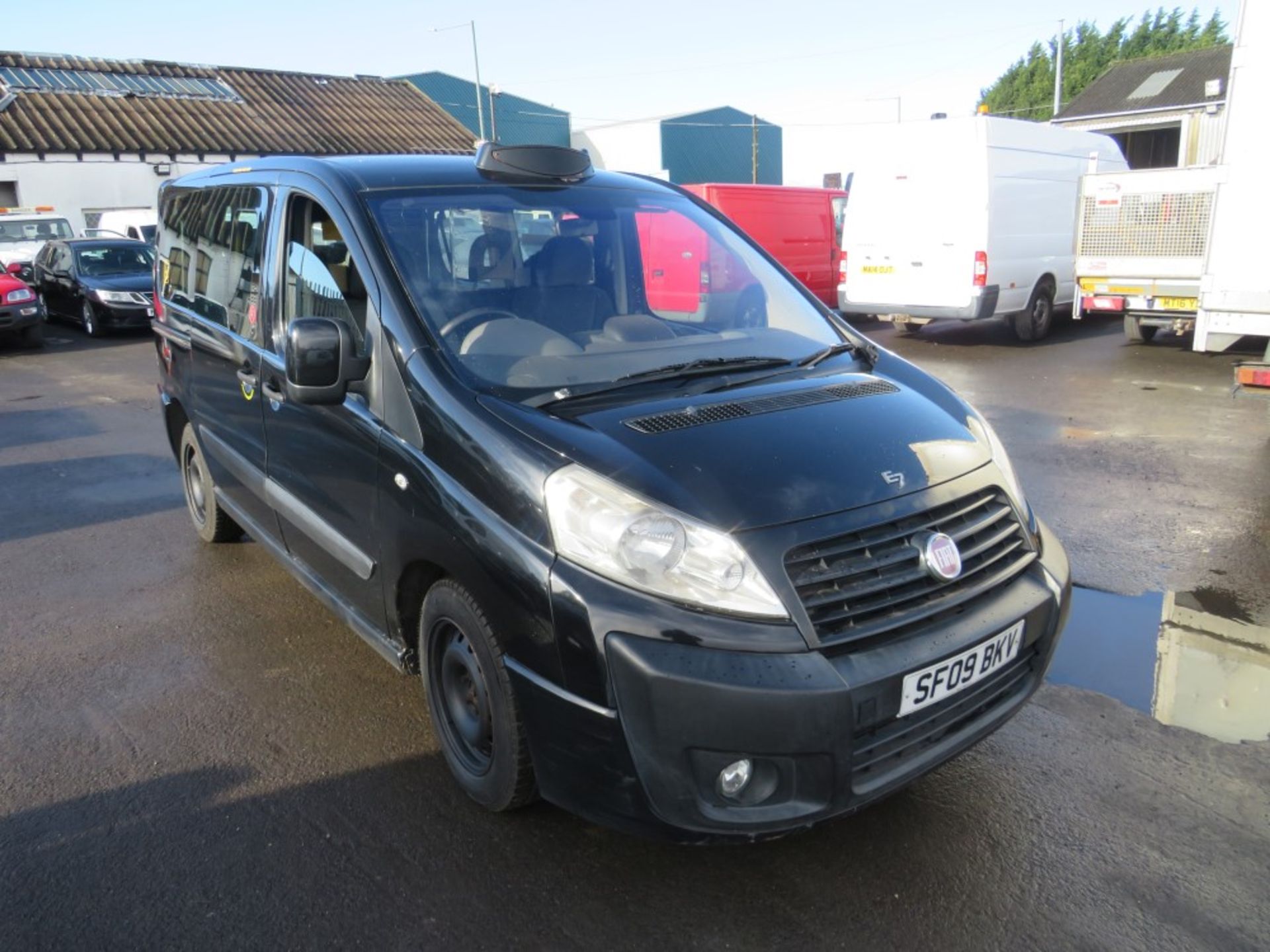 09 reg PEUGEOT EXPERT E7 TAXI, 1ST REG 03/09, 281956M, V5 HERE, 4 FORMER KEEPERS [NO VAT] - Image 2 of 7