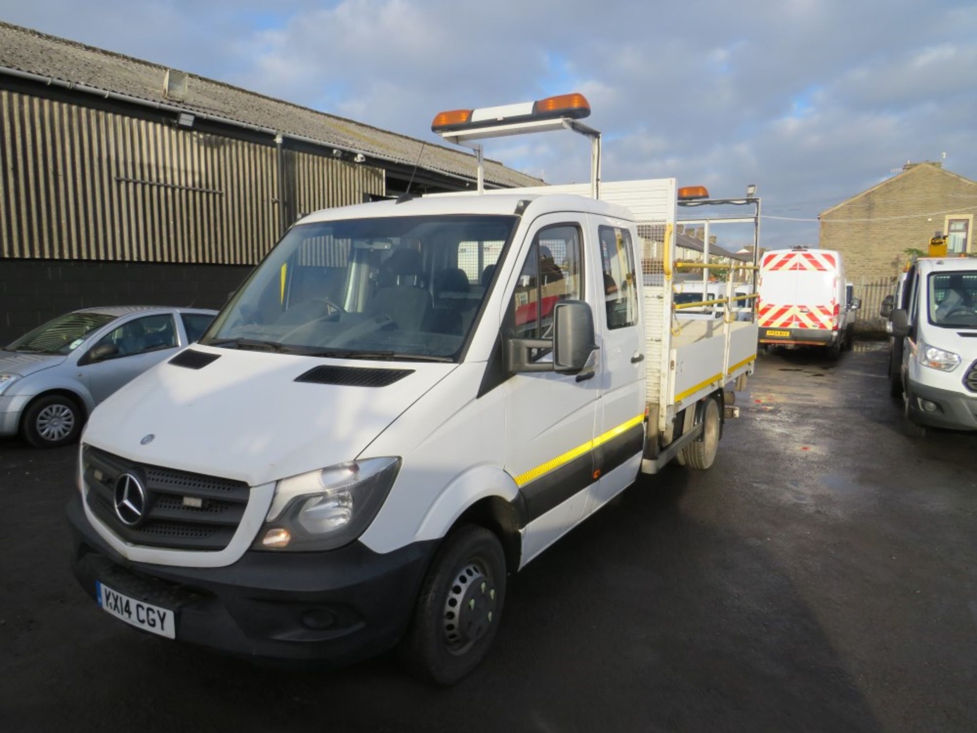 14 reg MERCEDES SPRINTER 516 CDI CREW CAB DROPSIDE, 1ST REG 06/14, 164184M WARRANTED, V5 HERE - Image 2 of 6