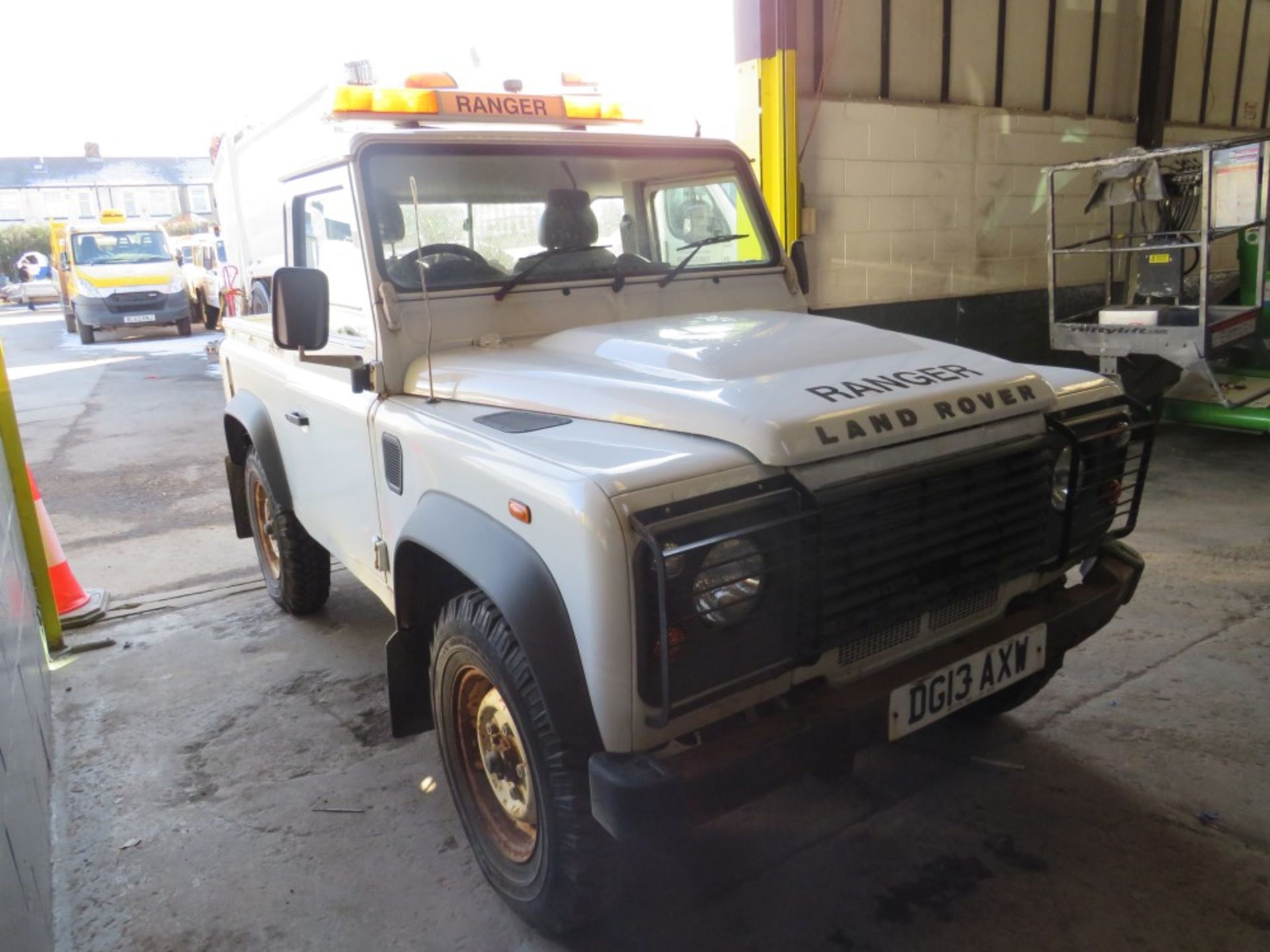 13 reg LAND ROVER DEFENDER 90 TD PICKUP (NON RUNNER - SUSPECTED IMMOBILIZER FAULT) (DIRECT