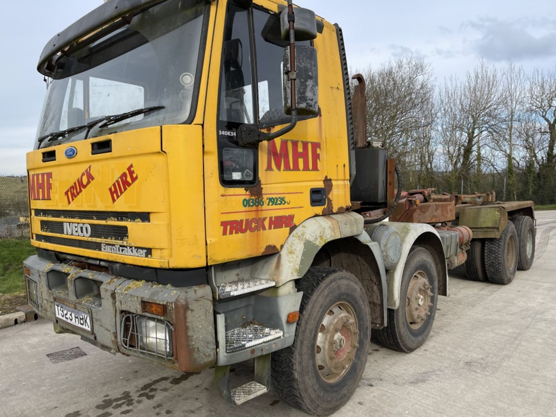 T reg IVECO 340 E34 8 WHEEL HOOK LOADER (DIRECT COUNCIL) (LOCATION ANGLESEY) 1ST REG 06/99, V5 MAY