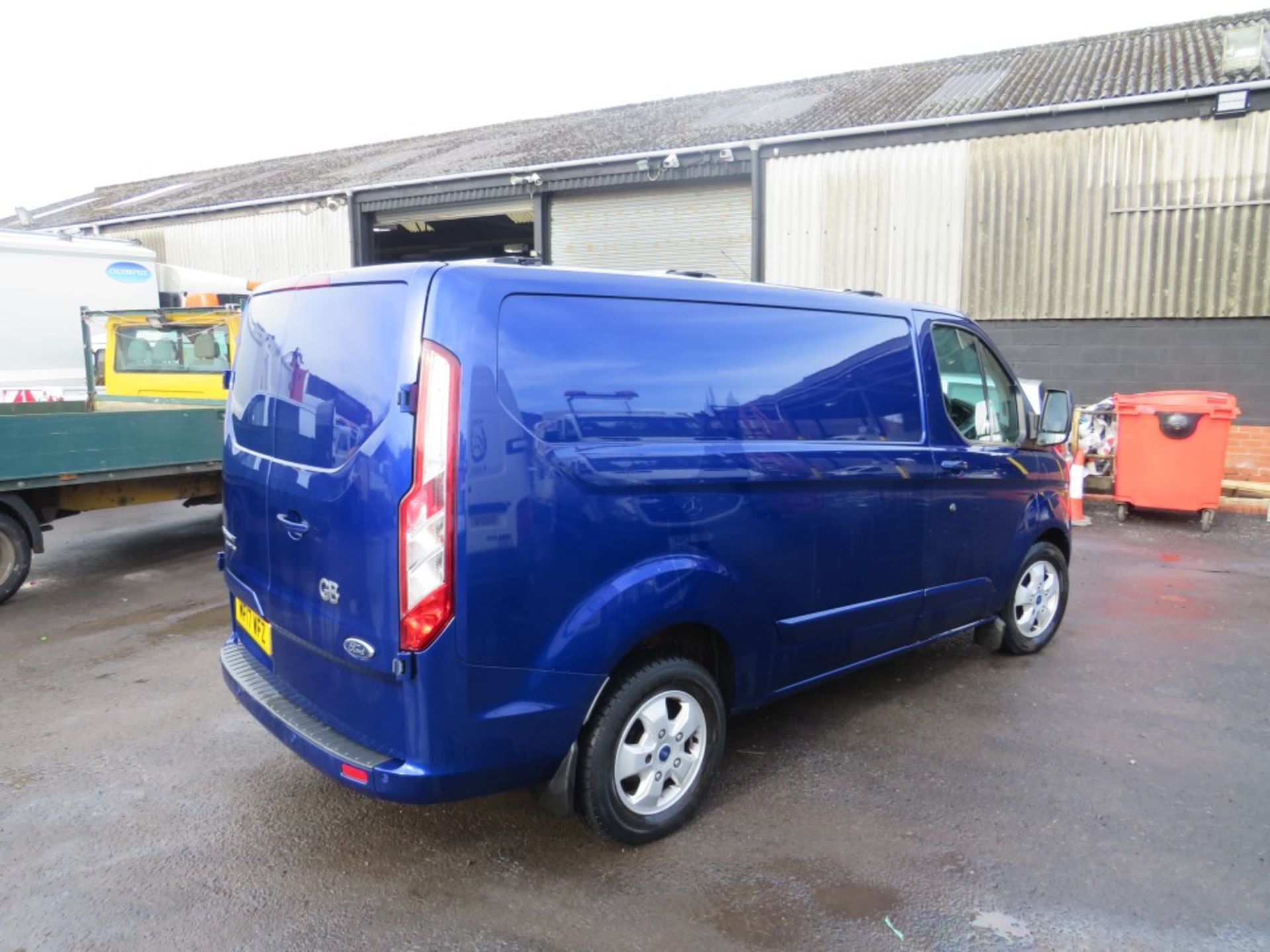 17 reg FORD TRANSIT CUSTOM 270 LIMITED, 1ST REG 03/17, TEST 05/21, 71090M, V5 HERE, 2 FORMER KEEPERS - Image 4 of 6