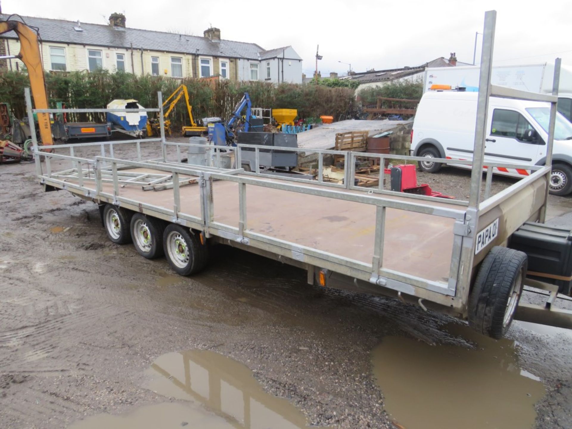 MR MOBILE TRI AXLE 20FT X 7FT TRAILER WITH DET SIDES [+ VAT] - Image 3 of 5