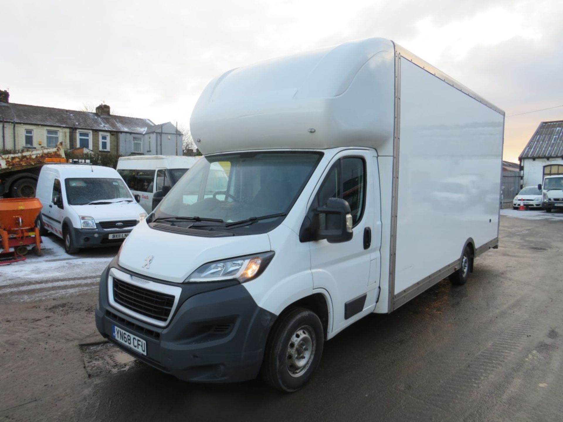 68 reg PEUGEOT BOXER 335 BLUE HDI 18FT LOW LOAD LUTON BOX VAN, 1ST REG 09/18, 161074M, V5 HERE, 1 - Image 2 of 7