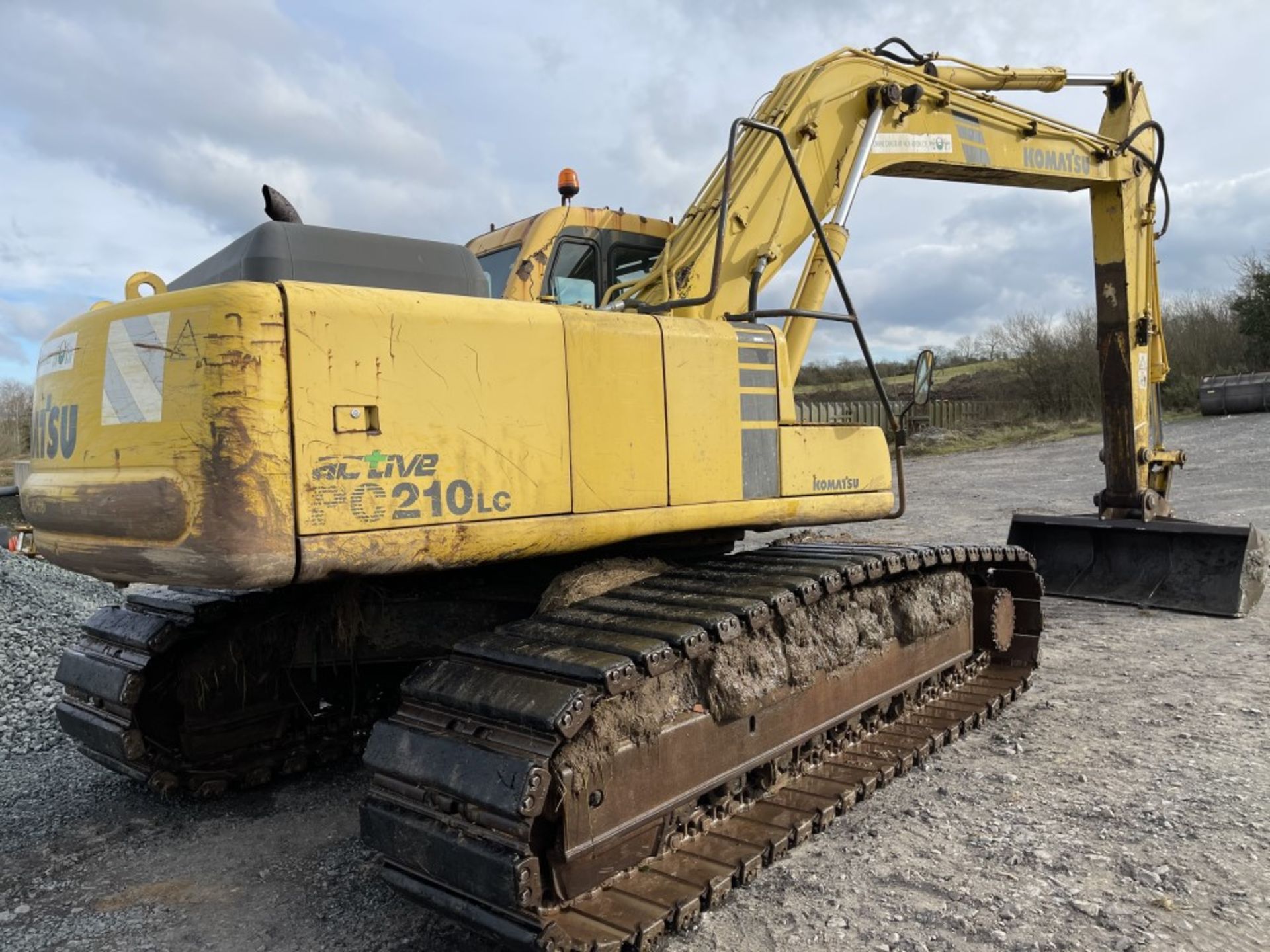 2001 KOMATSU PC210 LC 360 DEGREES EXCAVATOR ON RUBBER TRACKS (DIRECT COUNCIL) (LOCATION ANGLESEY) - Image 3 of 10