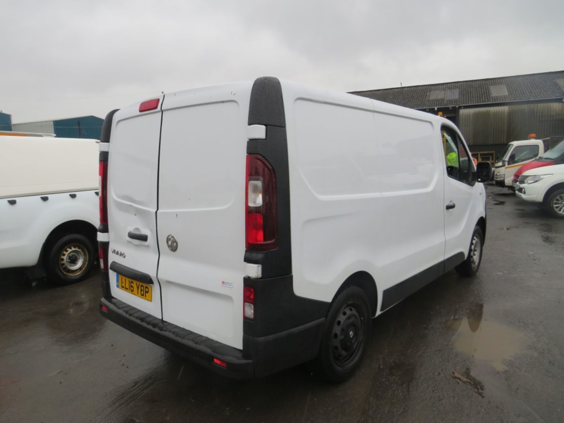 16 reg VAUXHALL VIVARO 2700 CDTI, 1ST REG 04/16, TEST 10/21, 95568M WARRANTED, V5 HERE, 1 FORMER - Image 4 of 6