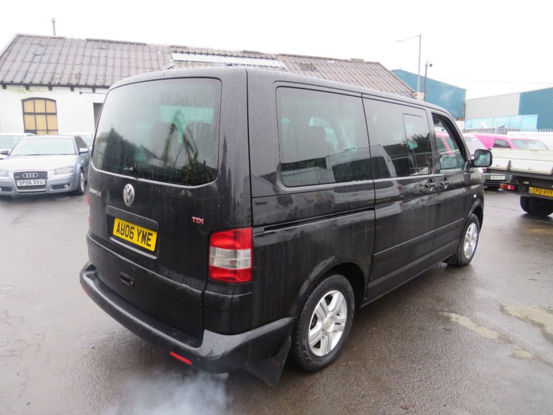 06 reg VW CARAVELLE SE TDI 174 AUTO, INJECTOR FAULT, 1ST REG 03/06, TEST 05/21, 207668M WARRANTED, - Image 4 of 6