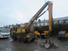 K reg CASE POCLAIN SCRAP HANDLER, 1ST REG 1992, 9038 HRS [+ VAT]