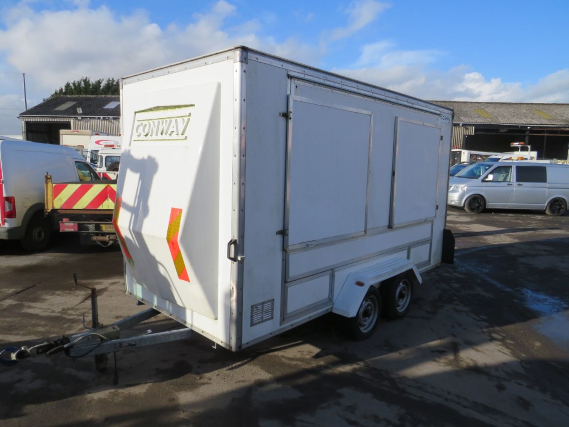 TWIN AXLE WHITE TRAILER [NO VAT] - Image 2 of 5