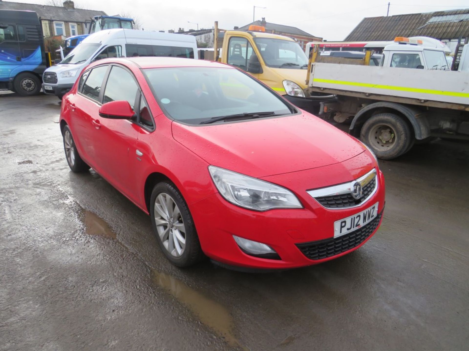 12 reg VAUXHALL ASTRA ACTIVE, 1ST REG 08/12, TEST 10/21, 92472M NOT WARRANTED, V5 HERE, 9 FORMER