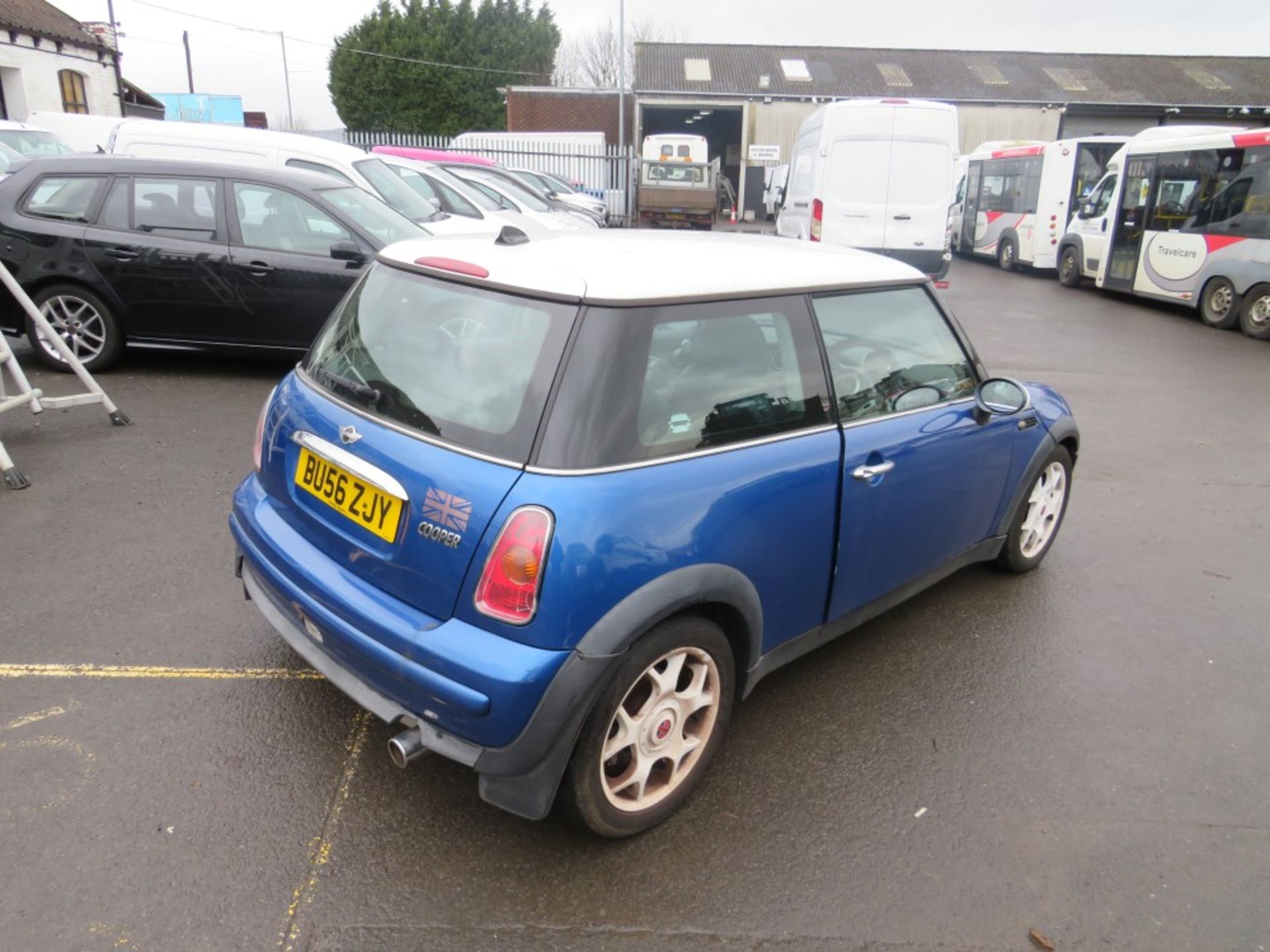 56 reg MINI COOPER, 1ST REG 09/06, TEST 03/21, 107514M NOT WARRANTED, V5 HERE, 10 FORMER KEEPERS [NO - Image 4 of 6