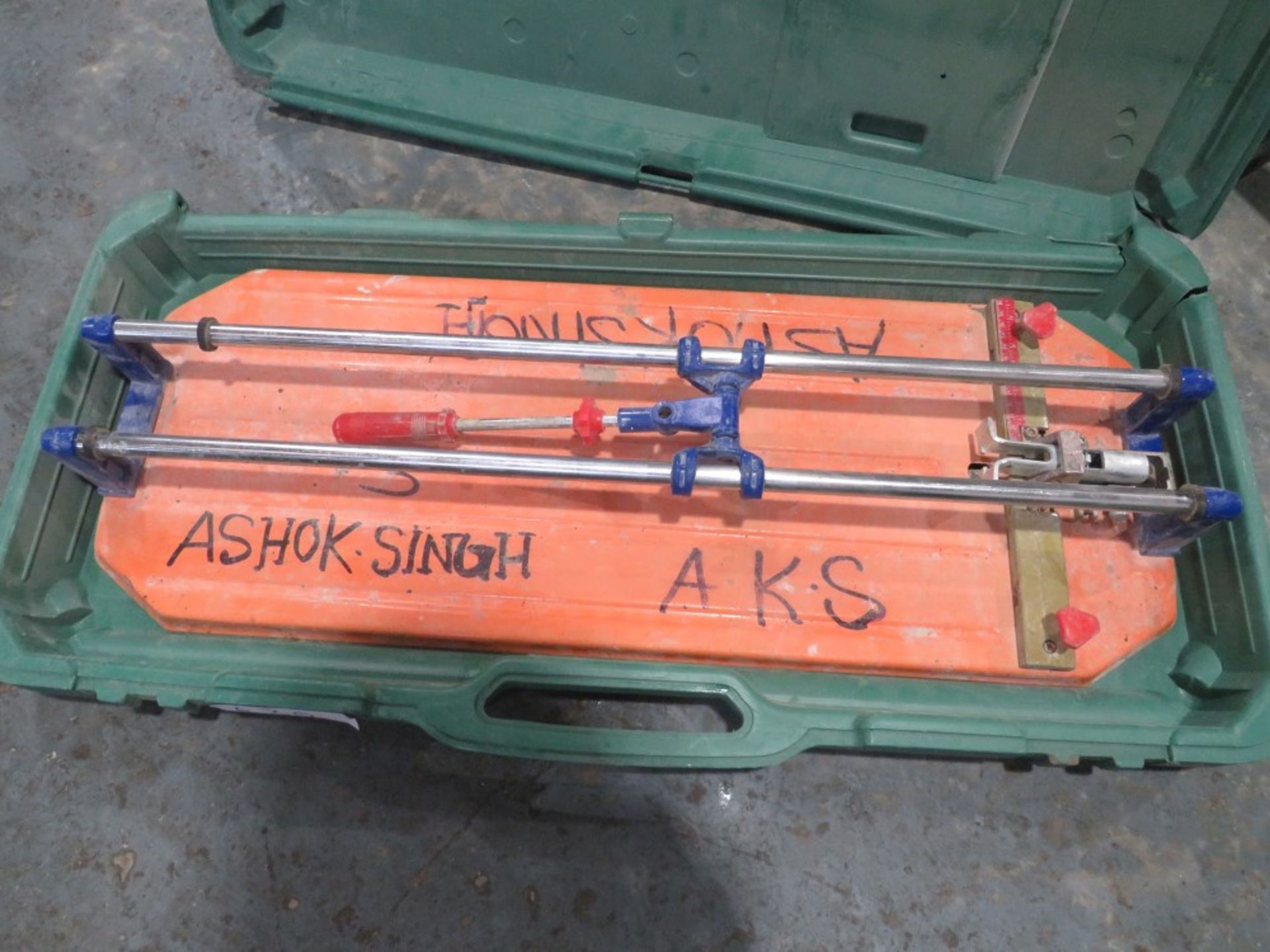 LARGE MANUAL TILE CUTTER [+ VAT]