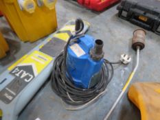 240V ELECTRIC 1" SUB PUMP (DIRECT HIRE CO) [+ VAT]