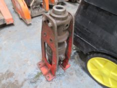 1.5T EXCAVATOR BREAKER (DIRECT GAP) [+ VAT]