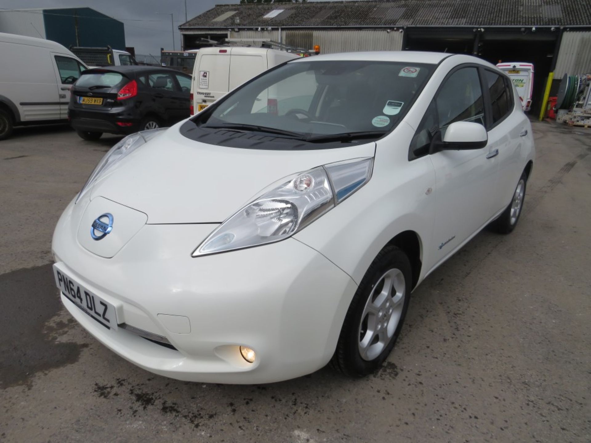 64 reg NISSAN LEAF ACENTA 5DR ELECTRIC HATCHBACK (DIRECT UNITED UTILITIES WATER) 1ST REG 02/15 - Image 2 of 6