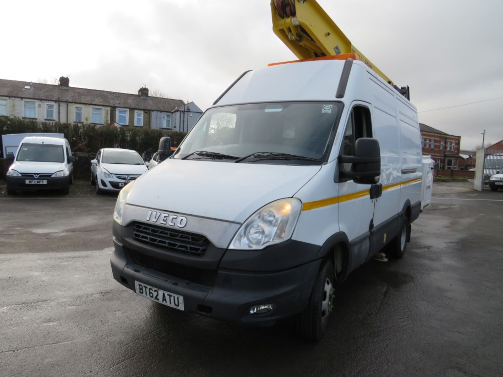 62 reg IVECO DAILY CHERRY PICKER (RUNS, DRIVES BUT IN LIMP MODE EGR FAULT) (DIRECT COUNCIL) [+ VAT] - Image 2 of 8