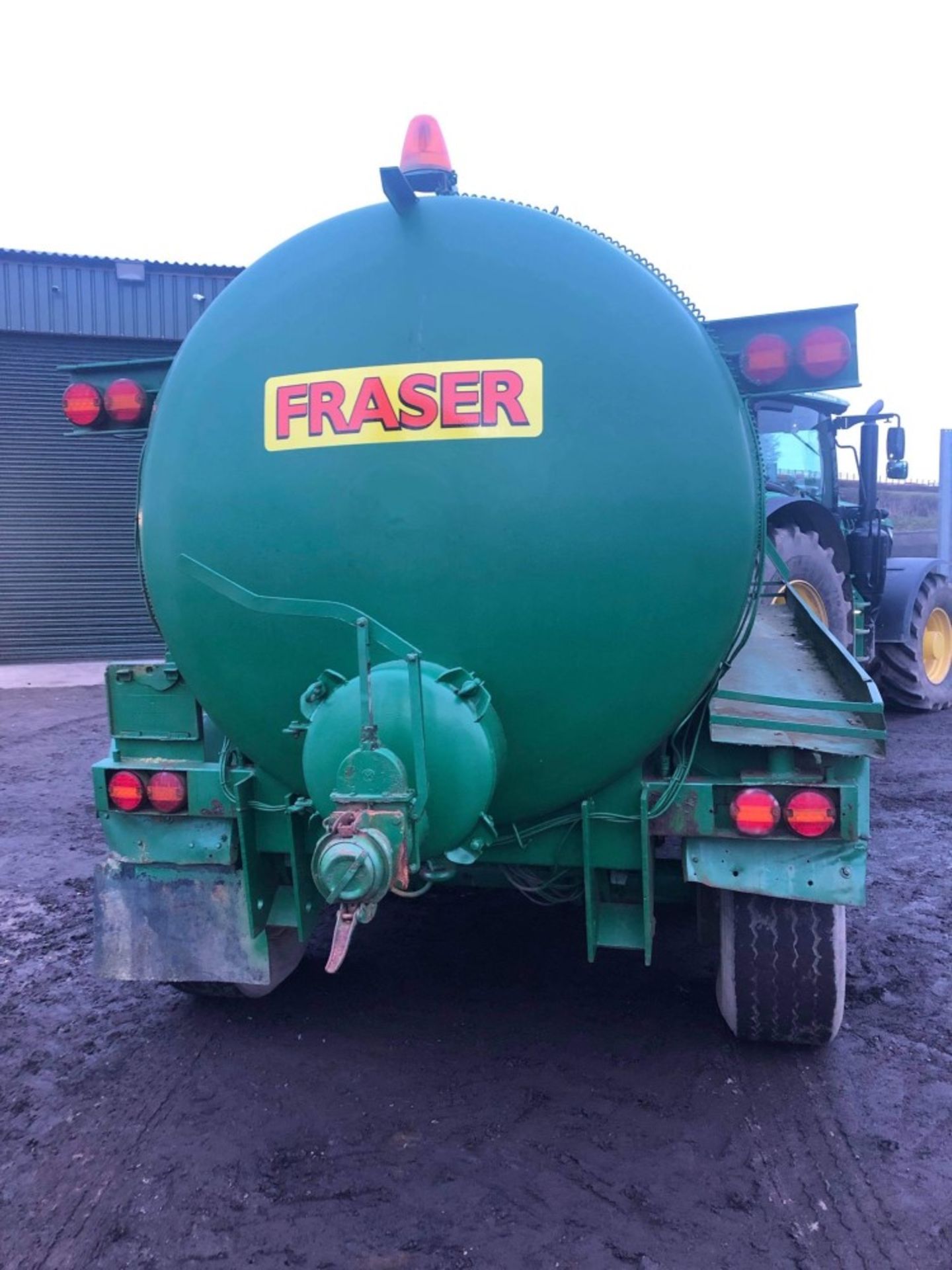 FRASER 3000 GALLON VAC TANK (LOCATION SHEFFIELD) AIR BRAKES, COMMERCIAL RUNNING AXLES (RING FOR - Image 2 of 4