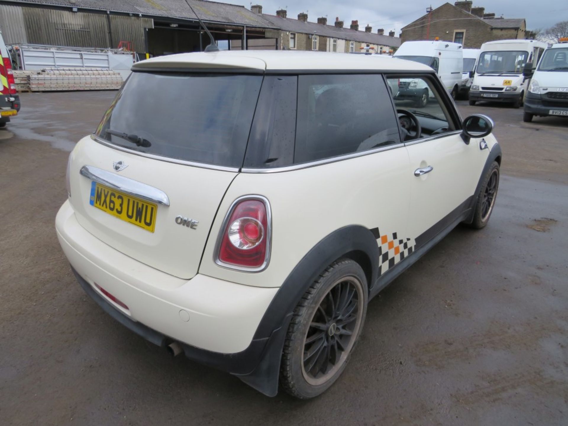 63 reg MINI, 1ST REG 09/13, TEST 07/21, 212741M, V5 HERE, 3 FORMER KEEPERS [NO VAT] - Image 4 of 6