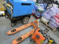 2.5 TON HYDRAULIC PALLET TRUCK (DIRECT HIRE CO) [+ VAT]