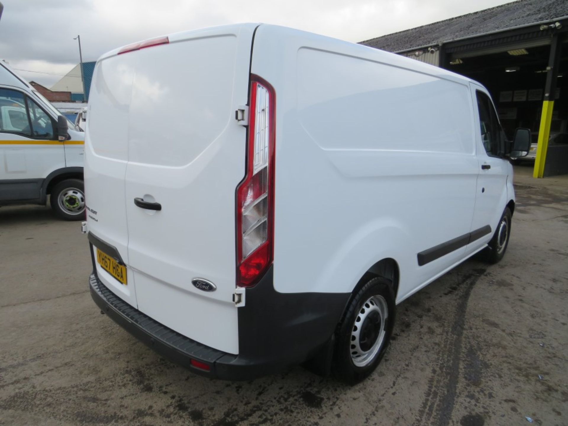 67 reg FORD TRANSIT CUSTOM 340 FRIDGE VAN (DIRECT UNITED UTILITIES WATER) 1ST REG 09/17, TEST 09/21, - Image 4 of 7