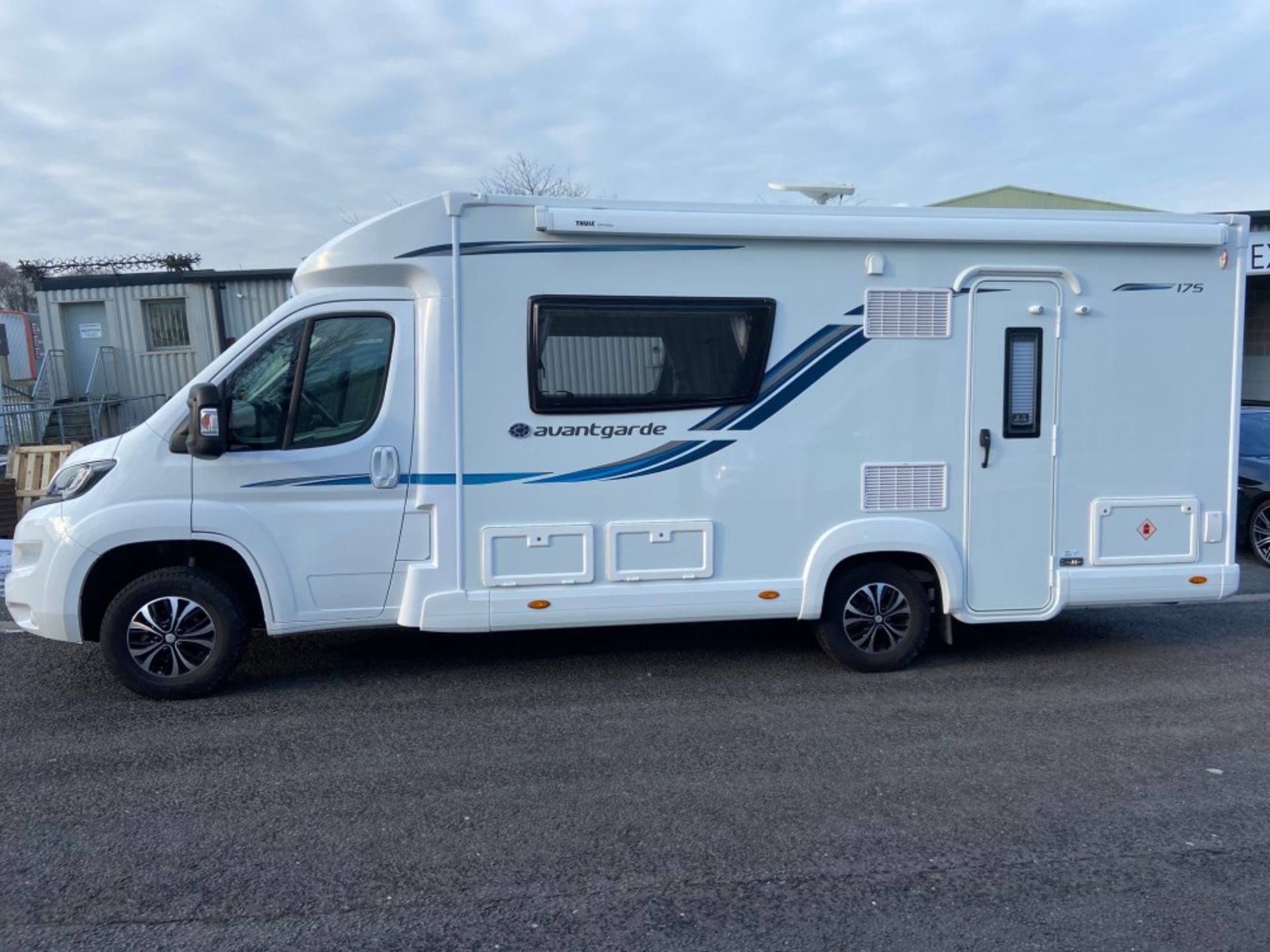 19 reg PEUGEOT BOXER COMPASS AVANTGARDE 175 2 BERTH MOTOR HOME, 1ST REG 06/19, V5 TO FOLLOW [+ VAT] - Image 4 of 17