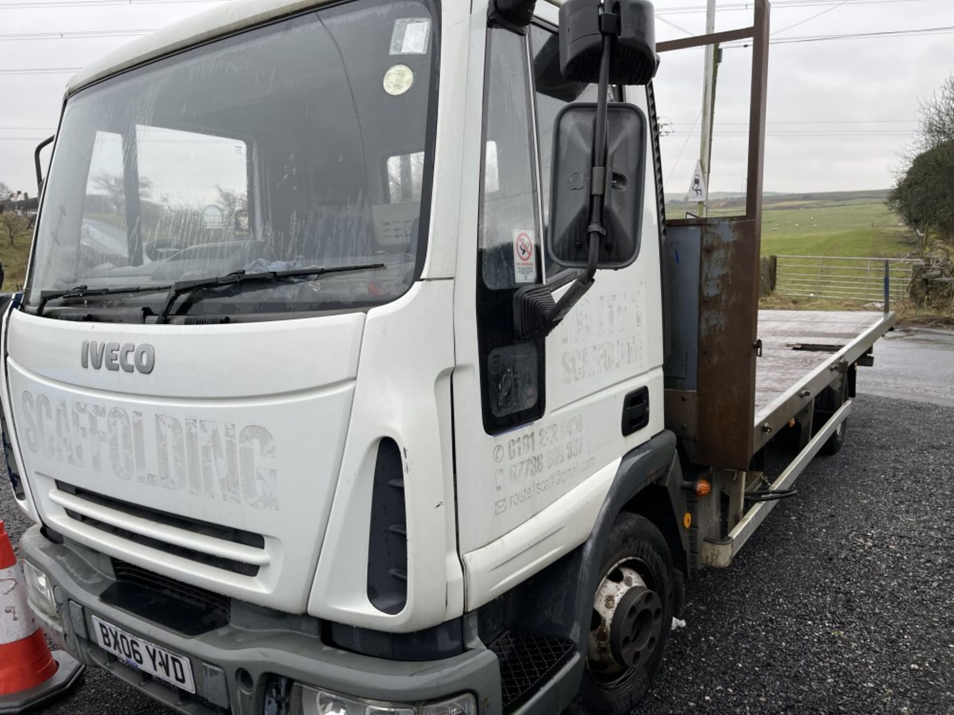 06 reg IVECO SCAFFOLDING WAGON (LOCATION BLACKBURN) 1ST REG 05/06, RUNS & DRIVES, V5 HERE - Image 2 of 5