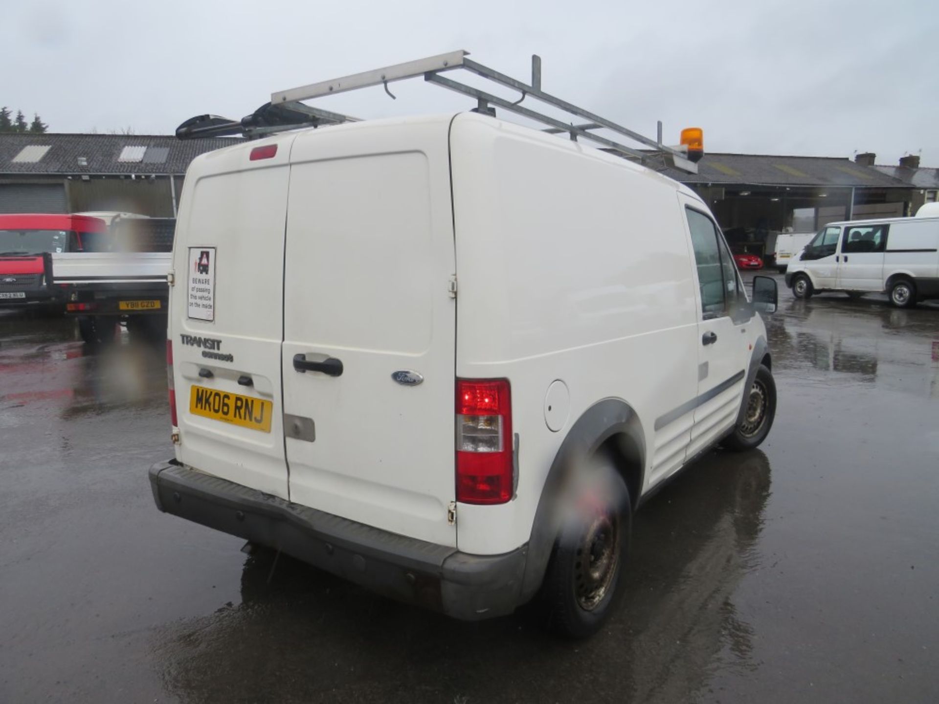 06 reg FORD TRANSIT CONNECT L 200 TD SWB (DIRECT COUNCIL) 1ST REG 03/06, TEST 09/21, 117133M [+ VAT] - Image 4 of 7