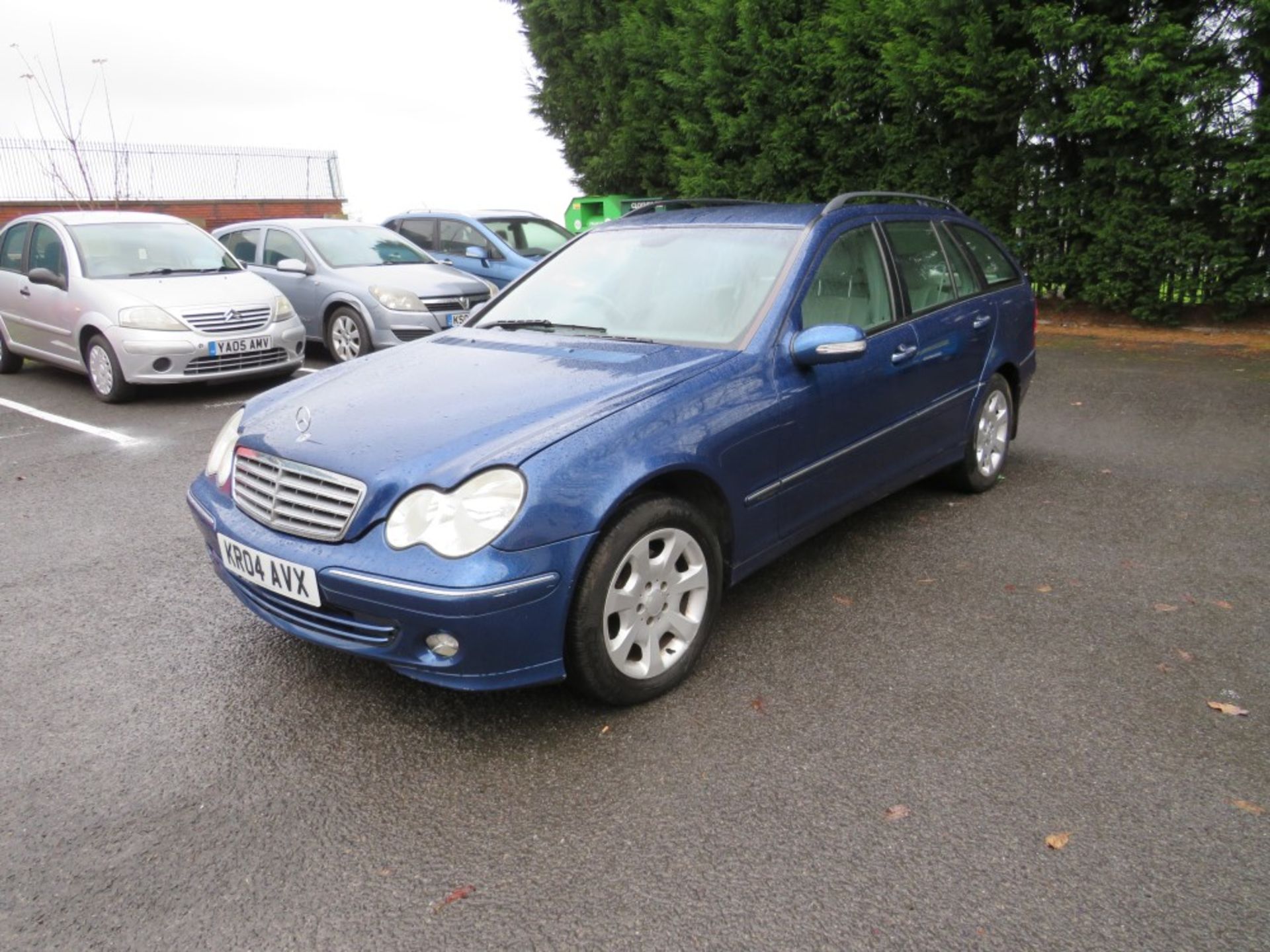 04 reg MERCEDES C180 KOMP ELEGANCE SE, 1ST REG 04/04, TEST 04/21, 106915M NOT WARRANTED, V5 HERE, - Bild 2 aus 5