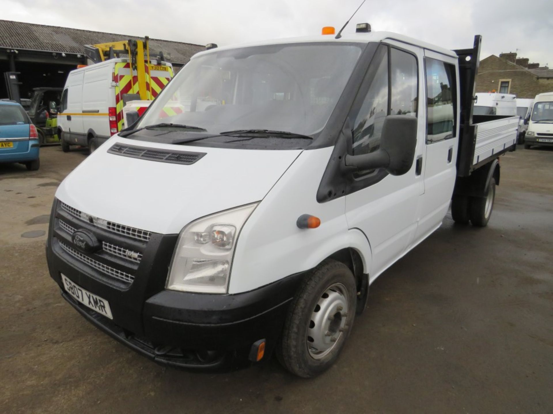 07 reg FORD TRANSIT 100 T350L RWD 7 SEATER D/C TIPPER, 1ST REG 05/07, TEST 11/21, 108011M, V5 - Image 2 of 6