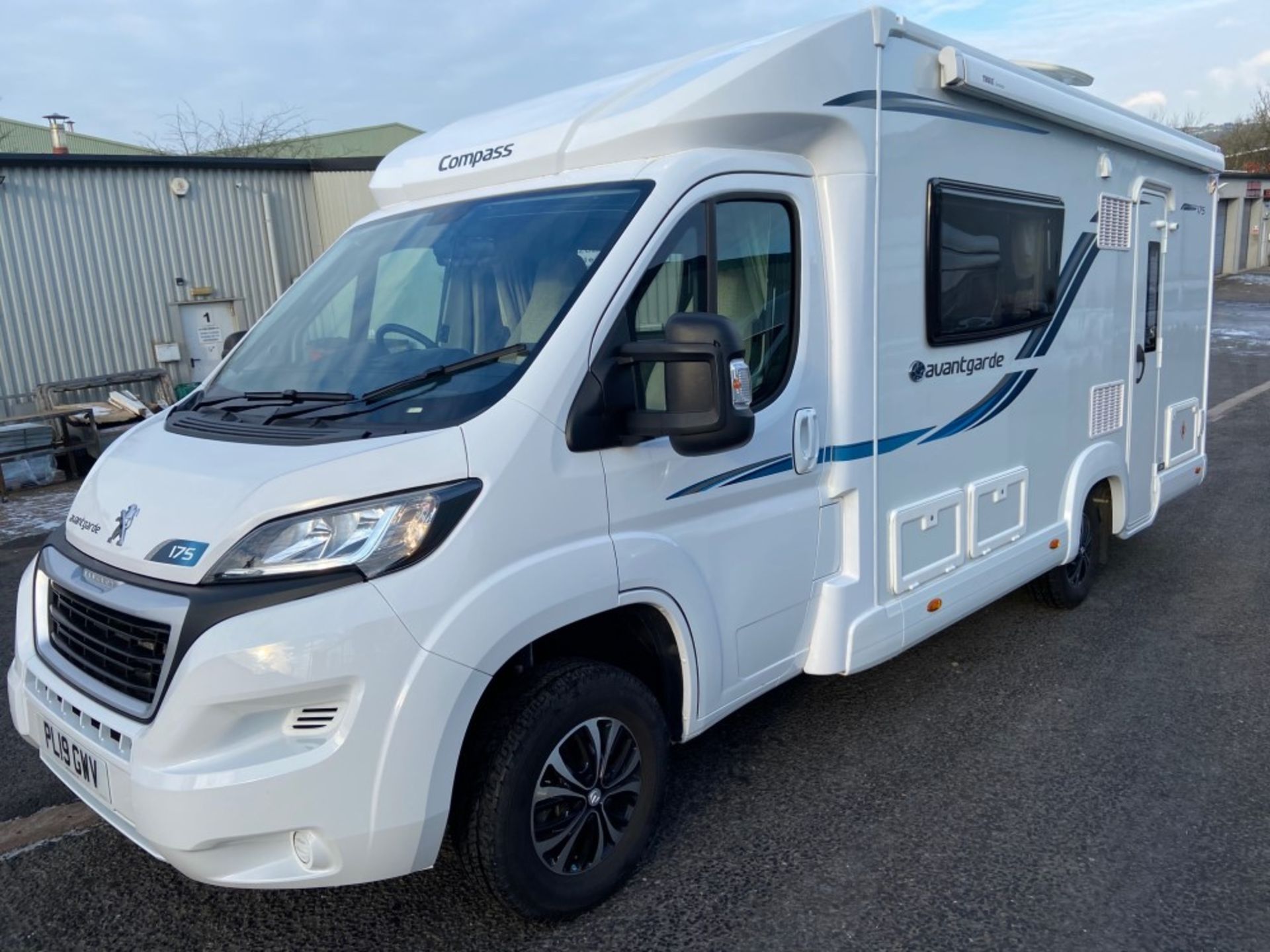 19 reg PEUGEOT BOXER COMPASS AVANTGARDE 175 2 BERTH MOTOR HOME, 1ST REG 06/19, V5 TO FOLLOW [+ VAT] - Image 3 of 17