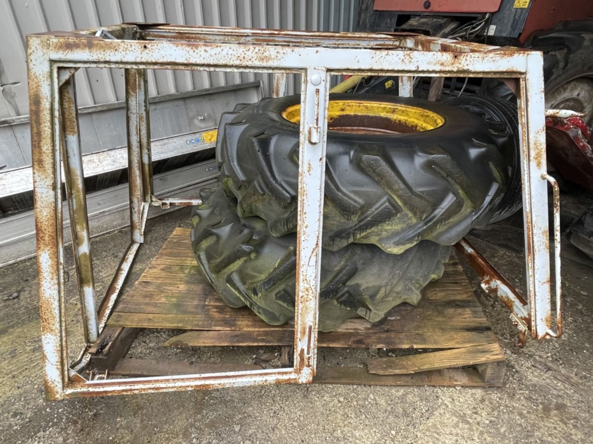 JCB 3CX CAB & WHEELS (LOCATION BLACKBURN) (RING FOR COLLECTION DETAILS) [+ VAT]