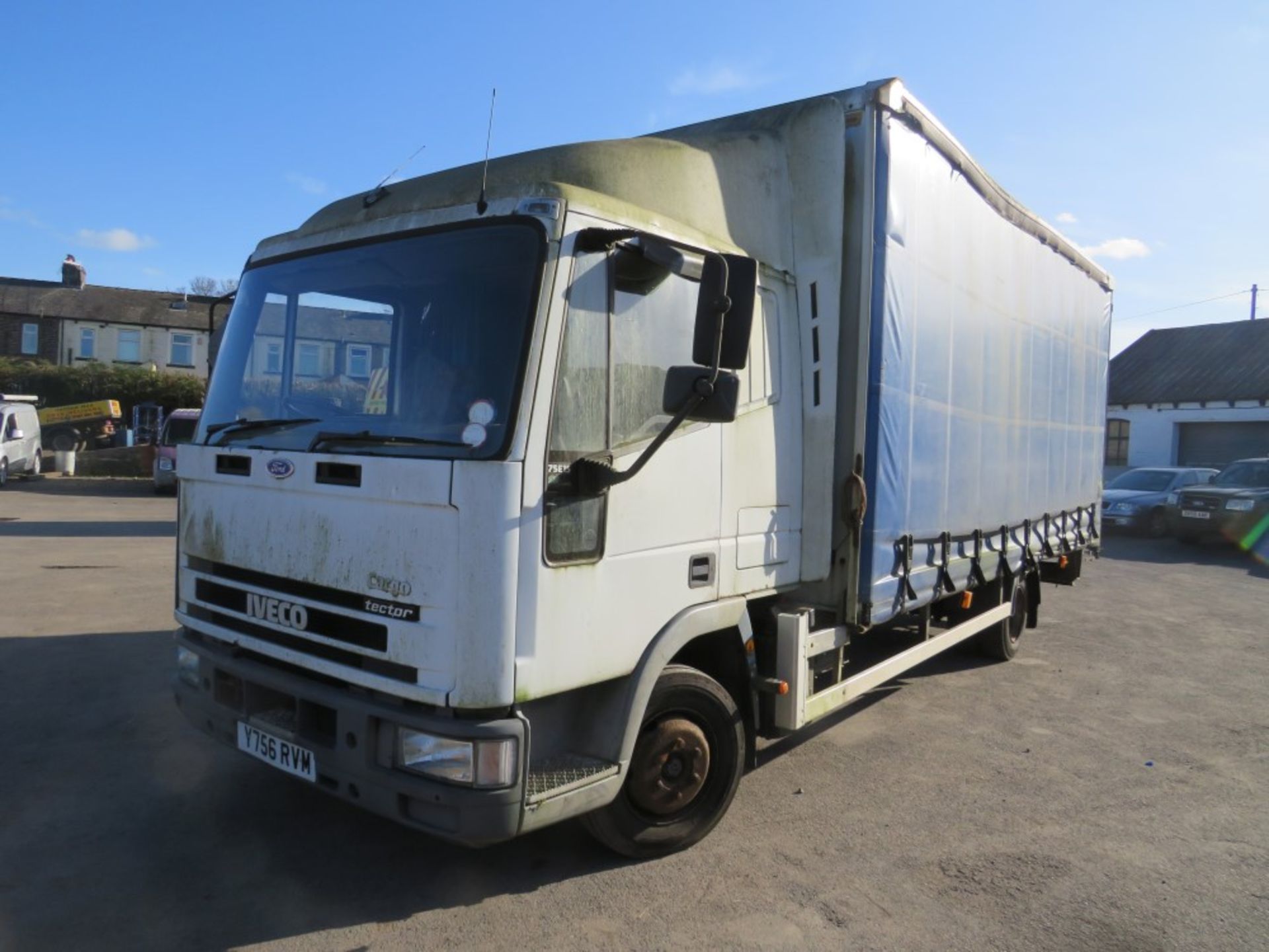 Y reg IVECO FORD CARGO 75E17 7.5t CURTAIN SIDER, 1ST REG 2001, TEST 10/20, 500087KM NOT WARRANTED, - Image 2 of 7