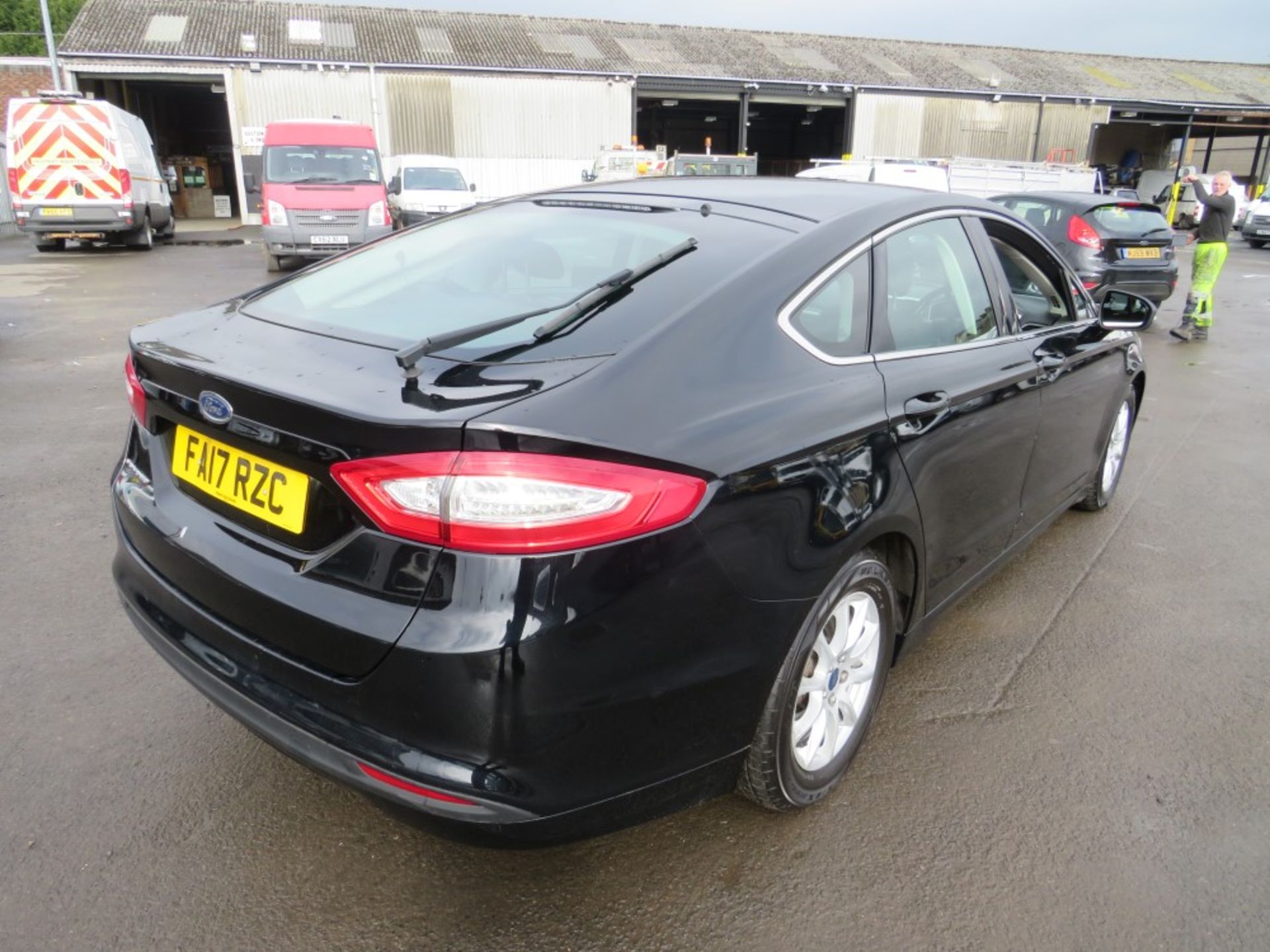 17 reg FORD MONDEO ZETEC ECONETIC TDCI, 1ST REG 08/17, TEST 08/21, 136043M, V5 HERE, 1 OWNER FROM - Image 4 of 6