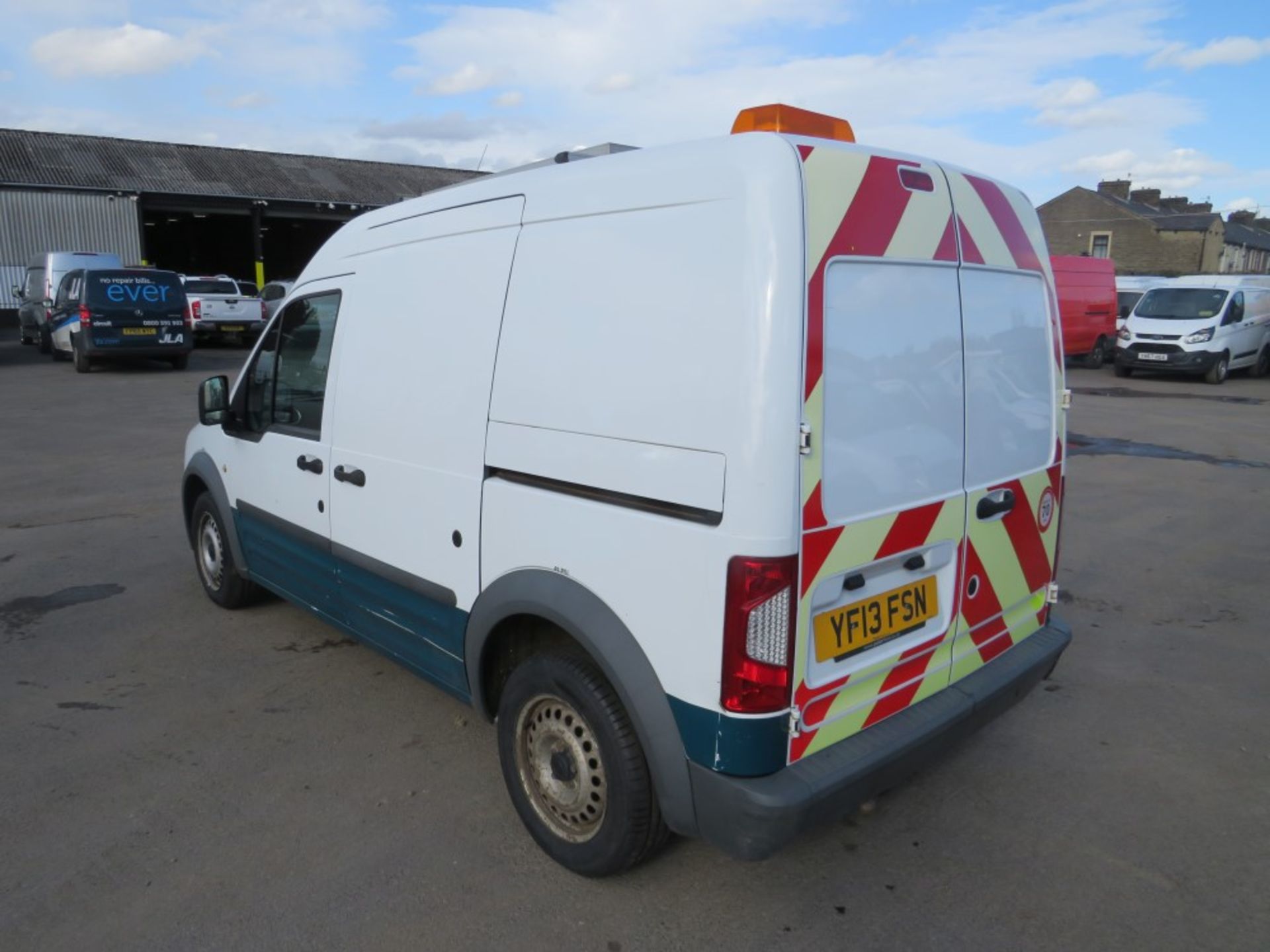 13 reg FORD TRANSIT CONNECT 90 T230 (DIRECT UNITED UTILITIES WATER) 1ST REG 06/13, TEST 08/21, - Image 3 of 7