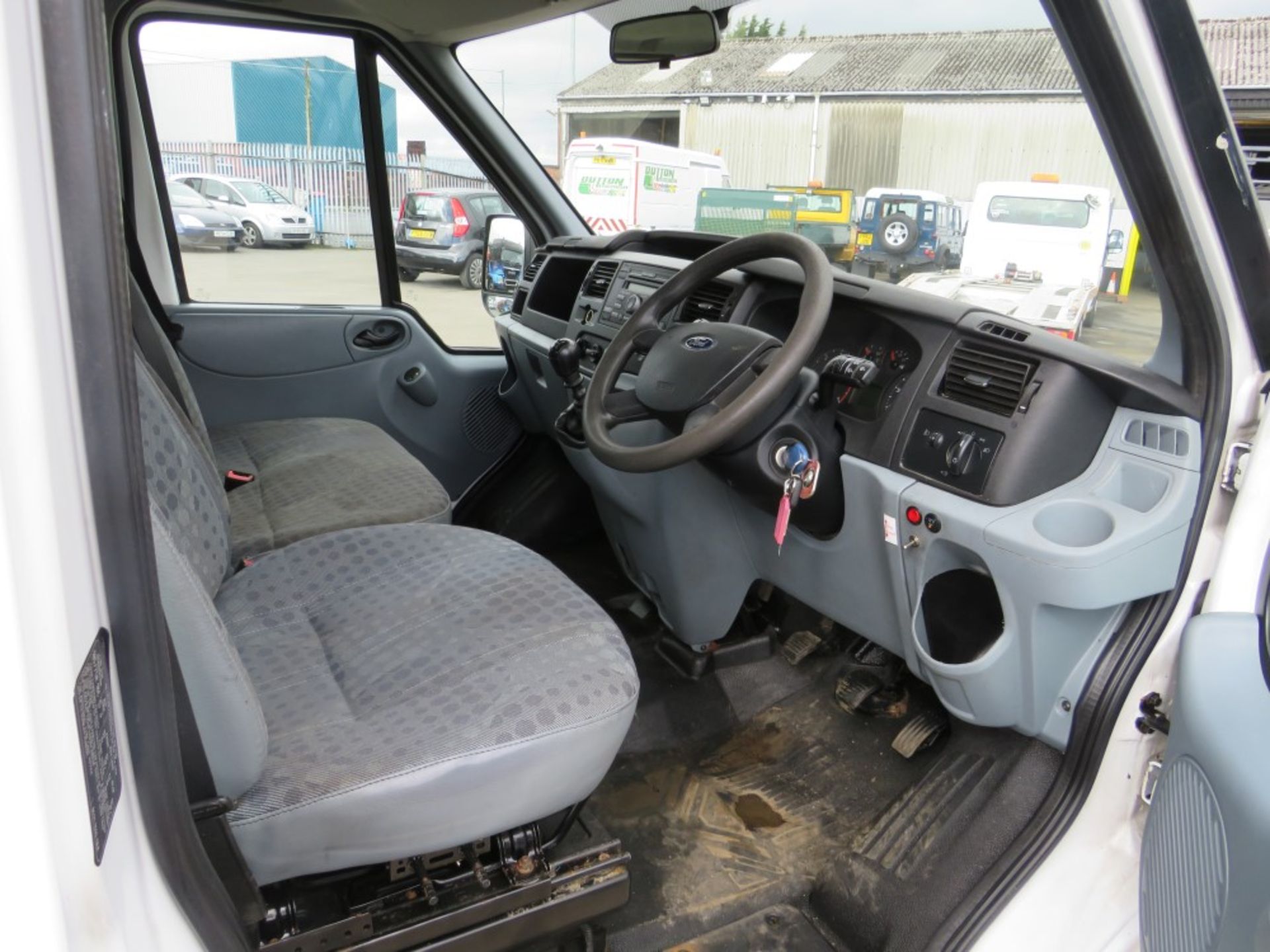 12 reg FORD TRANSIT 100 T350 DOUBLE CAB CAGED TIPPER, 1ST REG 08/12, TEST 08/21, 108655M - Image 5 of 6