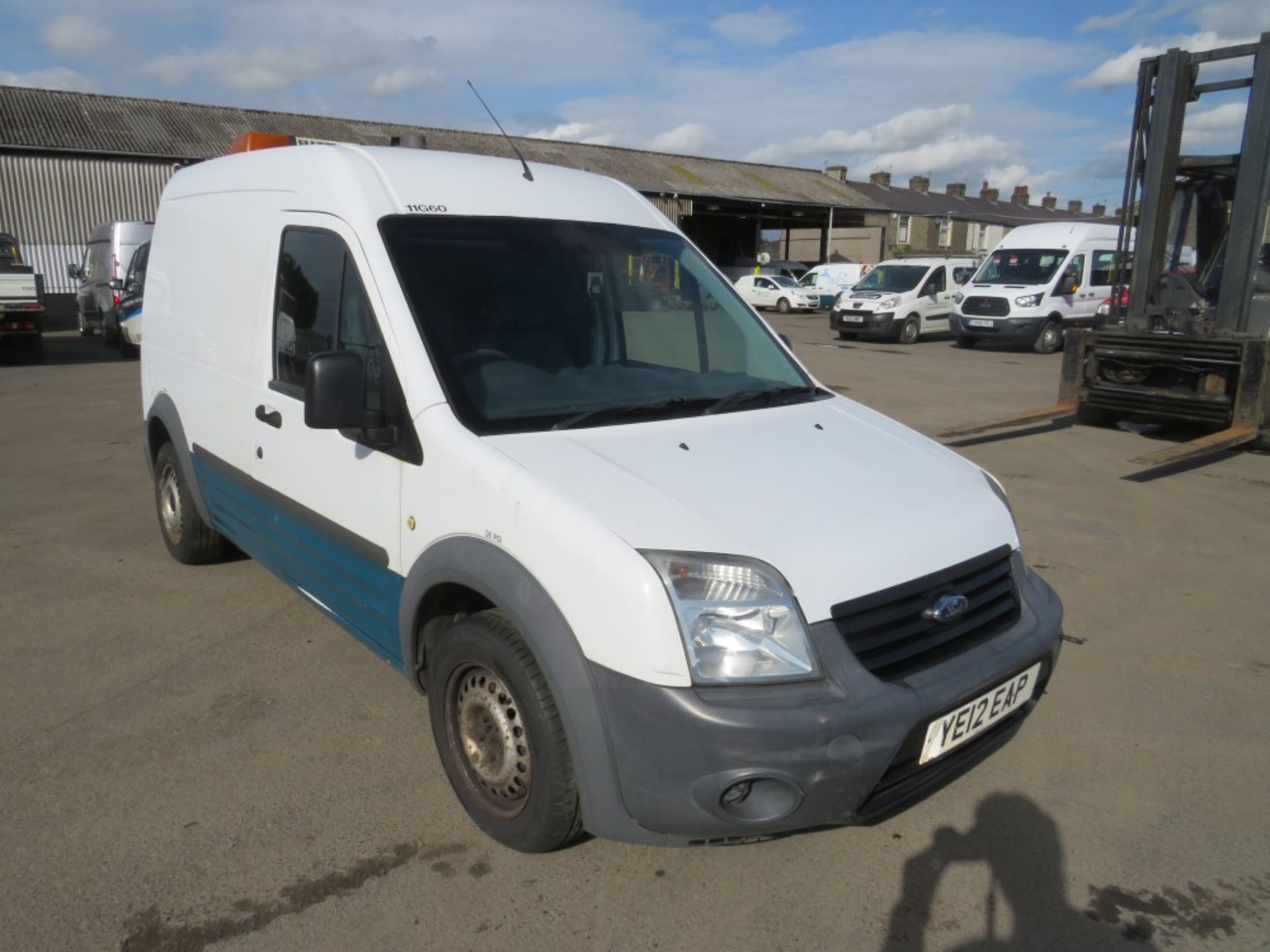 12 reg FORD TRANSIT CONNECT 90 T230 (NON RUNNER) (DIRECT UNITED UTILITIES WATER) 1ST REG 06/12,