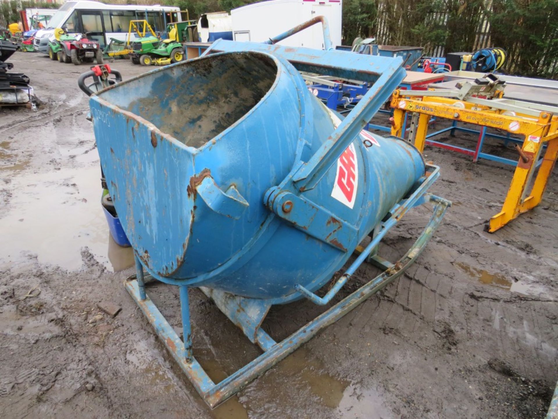 1000 LTR CONEFLOW CONCRETE SKIP (DIRECT GAP) [+ VAT]