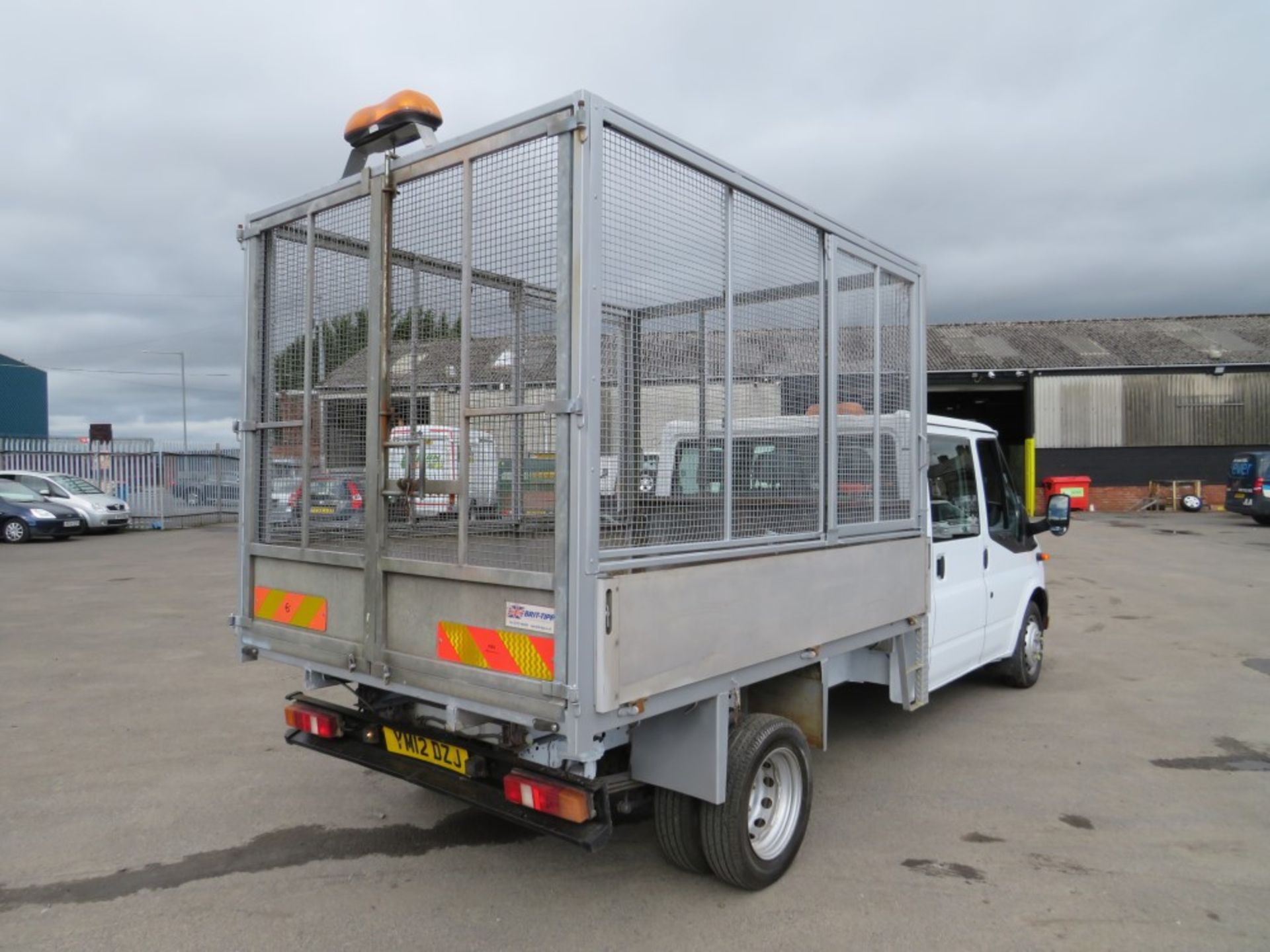 12 reg FORD TRANSIT 100 T350 DOUBLE CAB CAGED TIPPER, 1ST REG 08/12, TEST 08/21, 108655M - Image 4 of 6