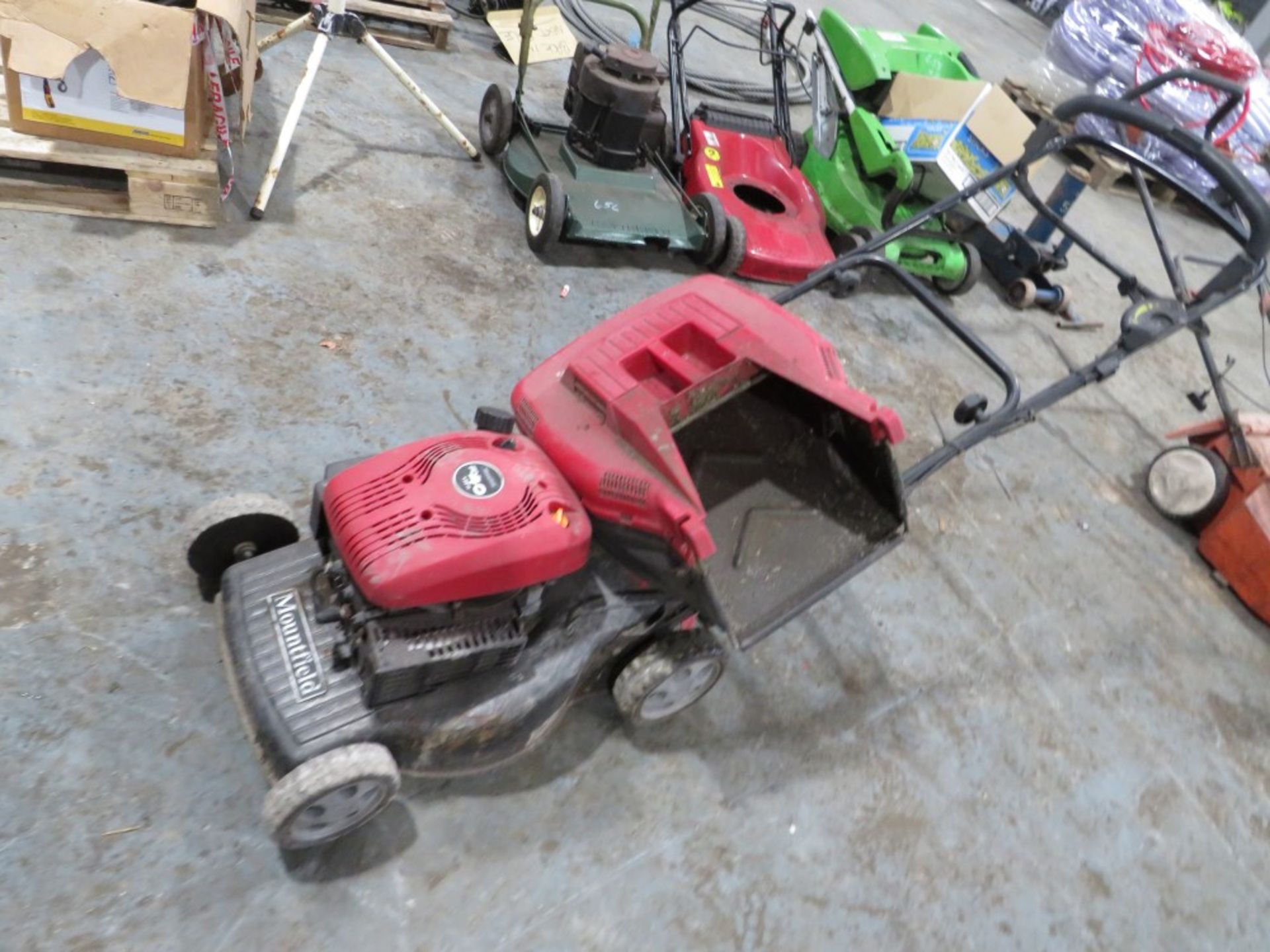 MOUNTFIELD RV40 150CC PETROL LAWN MOWER [NO VAT]