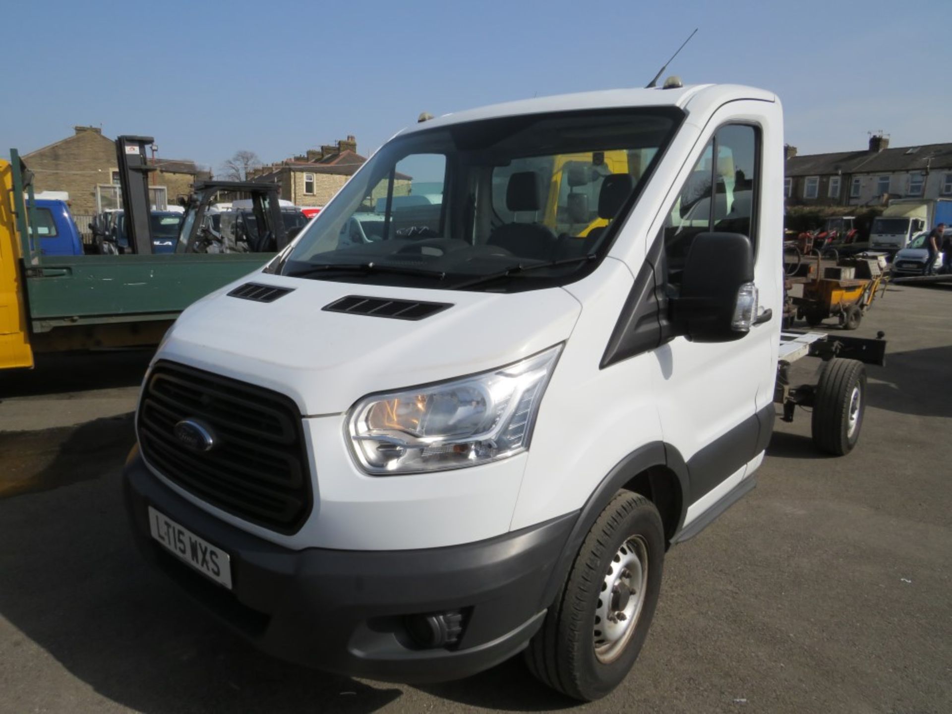 15 reg FORD TRANSIT 350 RWD CHASSIS CAB, 1ST REG 06/15, 94450M WARRANTED, V5 HERE, 1 OWNER FROM - Image 2 of 6