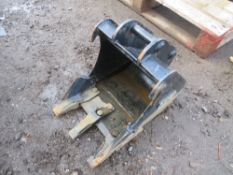 2019 12" DIGGER BUCKET TO SUIT 1.5 TON MACHINE [+ VAT]