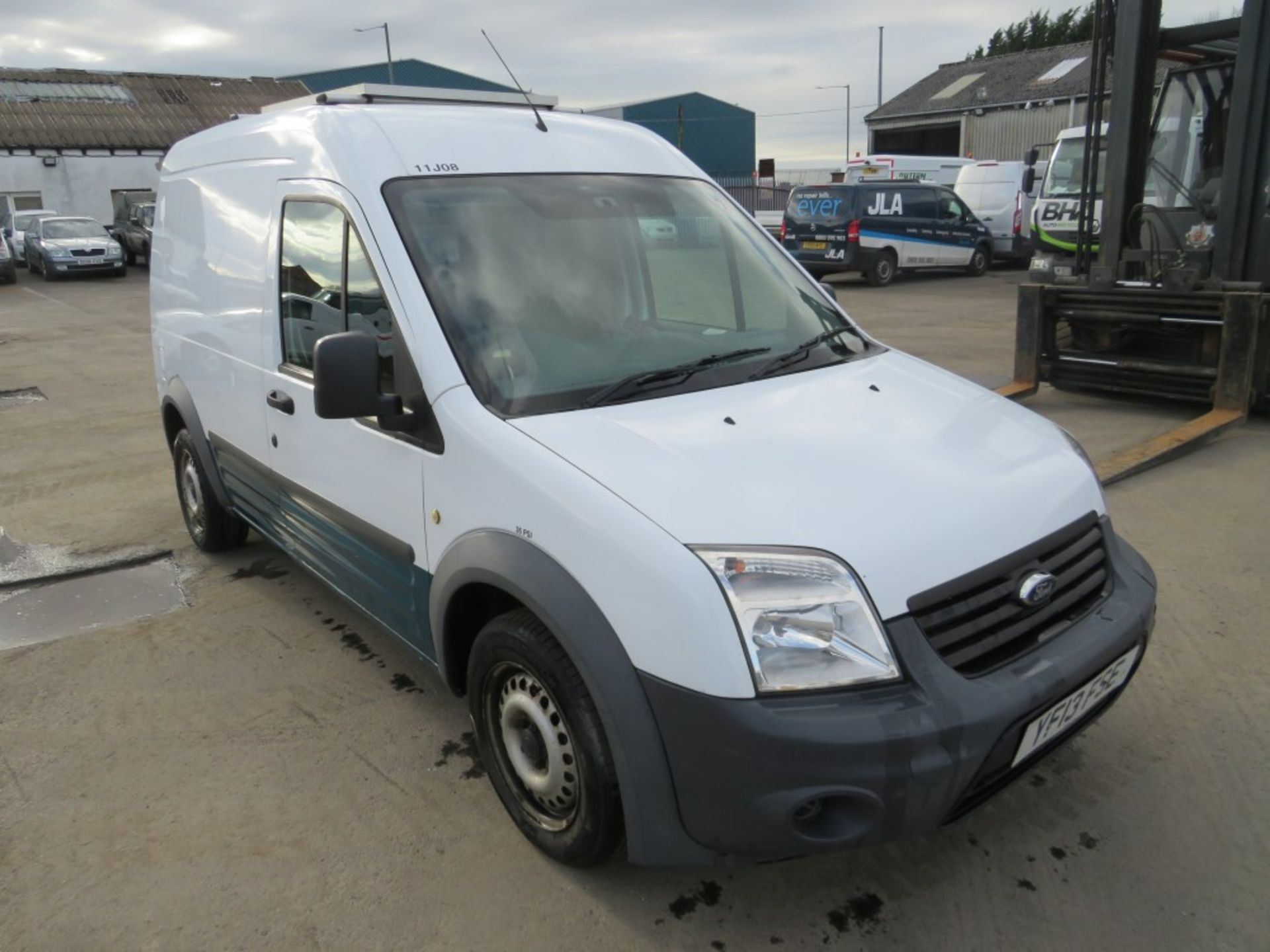 13 reg FORD TRANSIT CONNECT 90 T230 (DIRECT UNITED UTILITIES WATER) 1ST REG 06/13, TEST 05/21,
