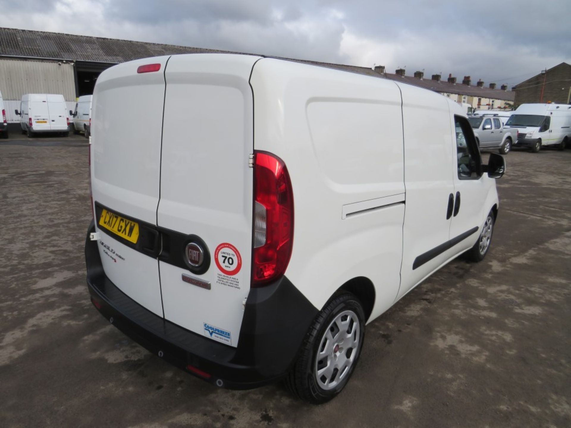 17 reg FIAT DOBLO 16 SX MAXI MULTIJET 11 FRIDGE VAN (UNITED UTILITIES WATER) 1ST REG 03/17, 154763M, - Image 4 of 7