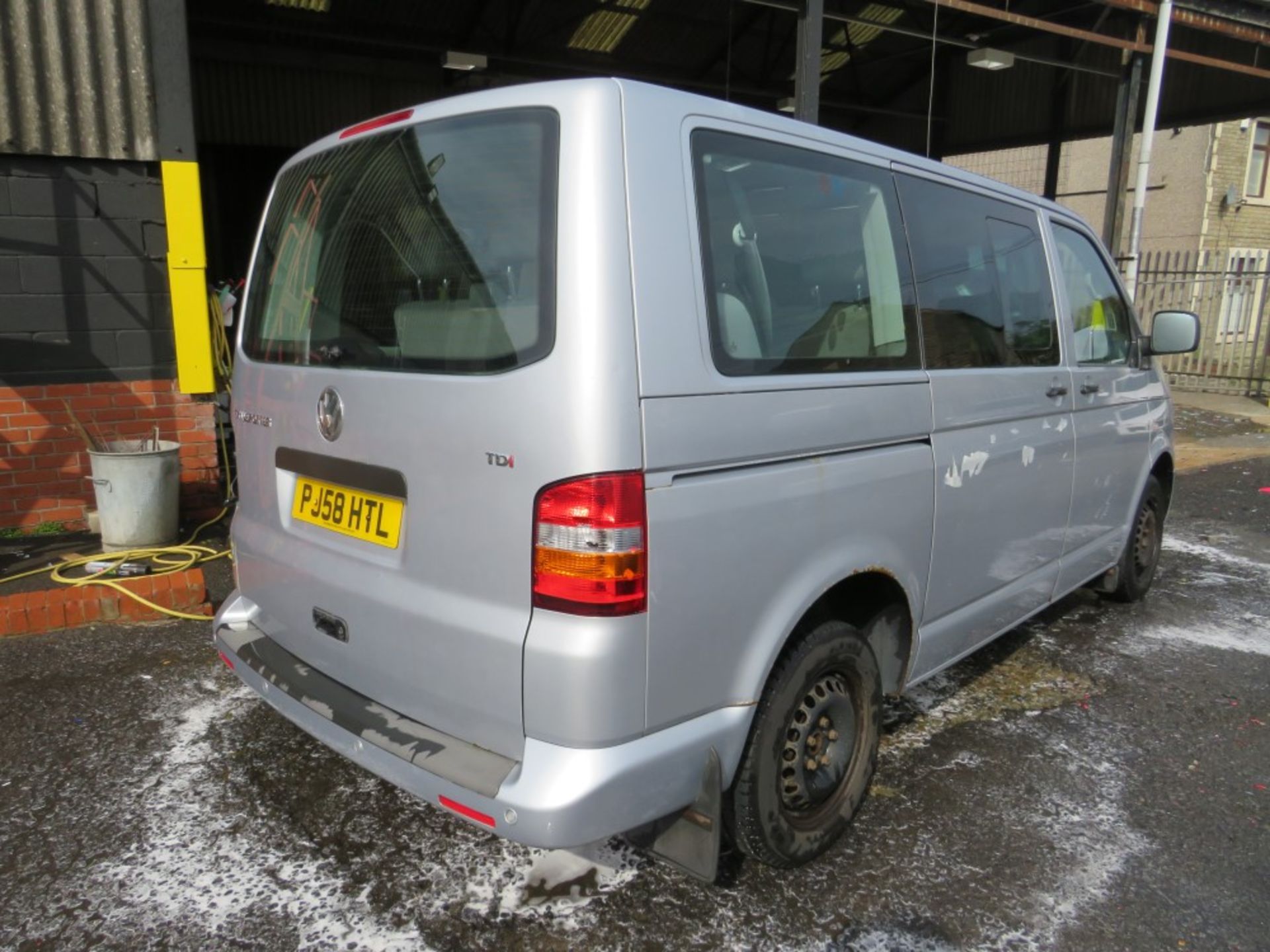 58 reg VW SHUTTLE SE 102 SWB (RUNS BUT NO CLUTCH) (DIRECT COUNCIL) 1ST REG 01/09, 214205M - Image 4 of 7